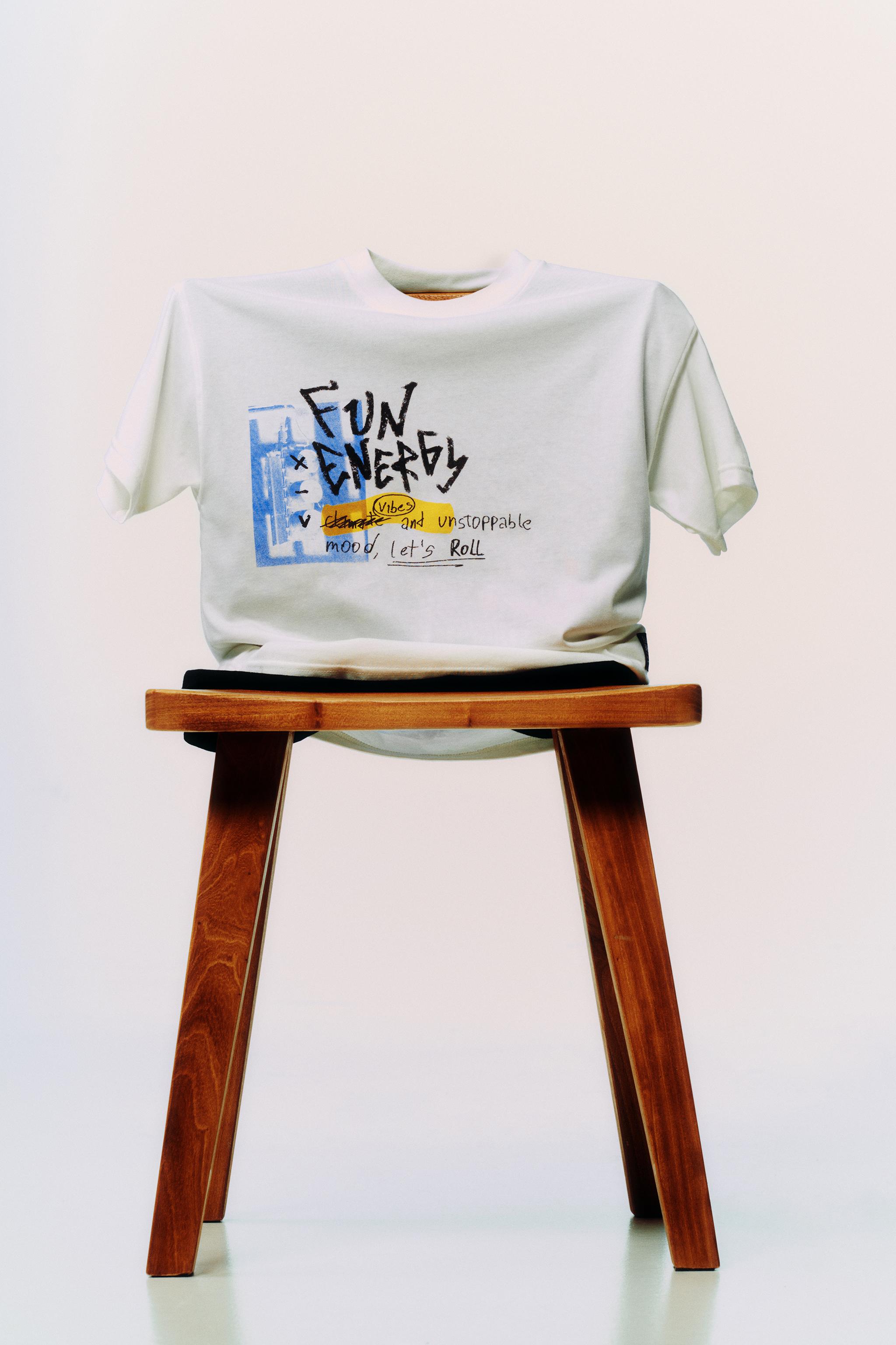 GRAFFITI PRINT T-SHIRT