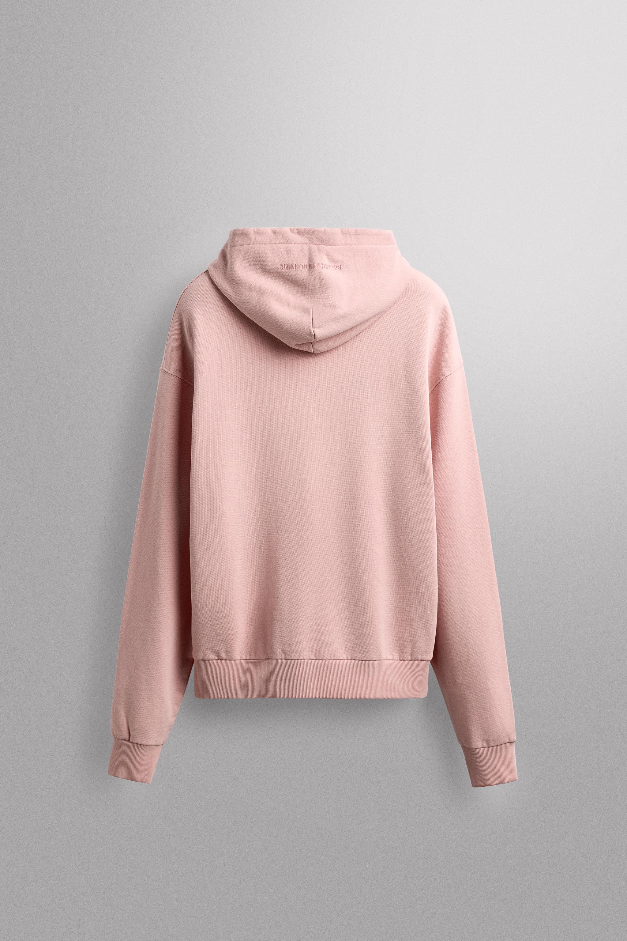 EMBROIDERED HOODIE SWEATSHIRT