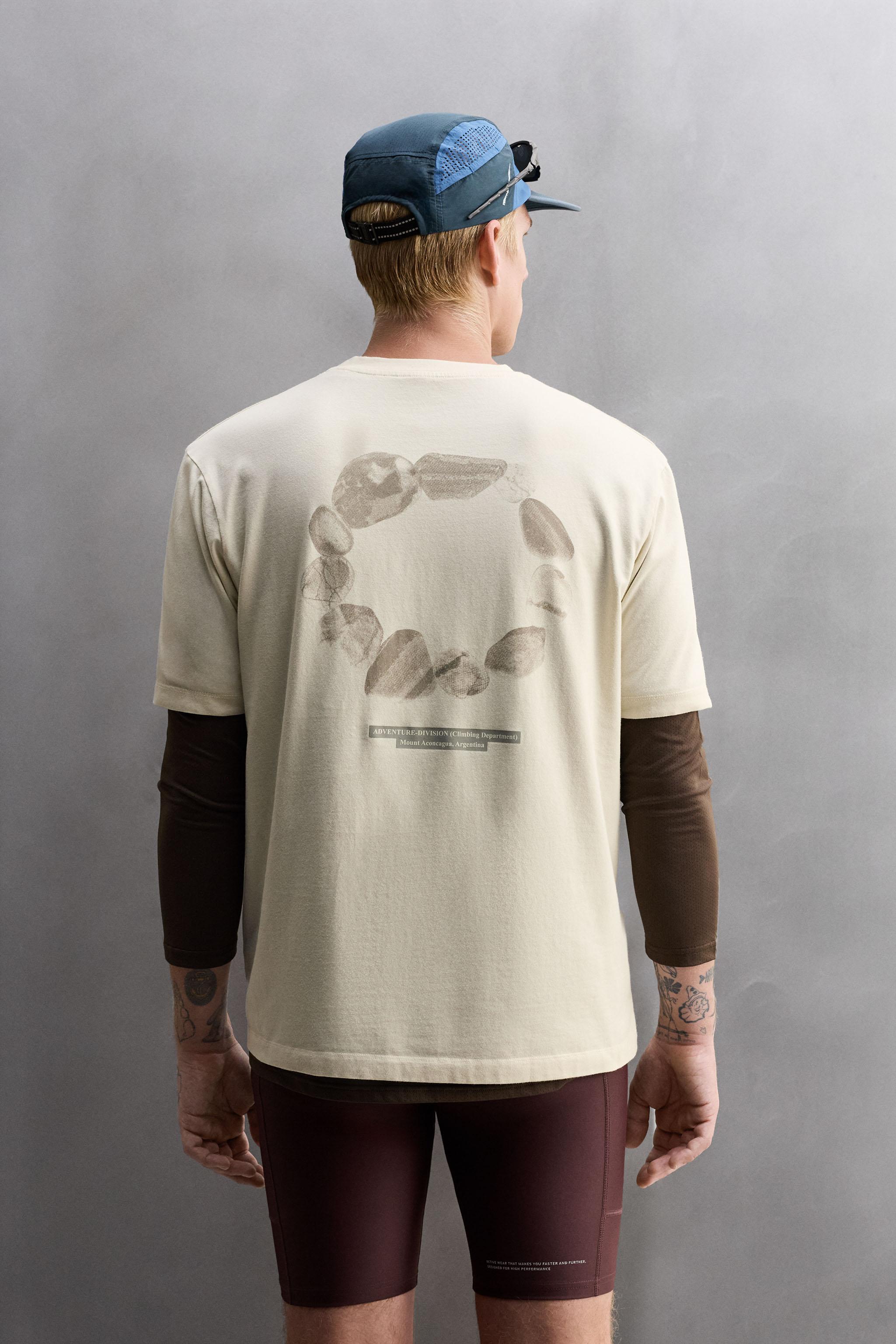 GRAPHIC PRINT T-SHIRT