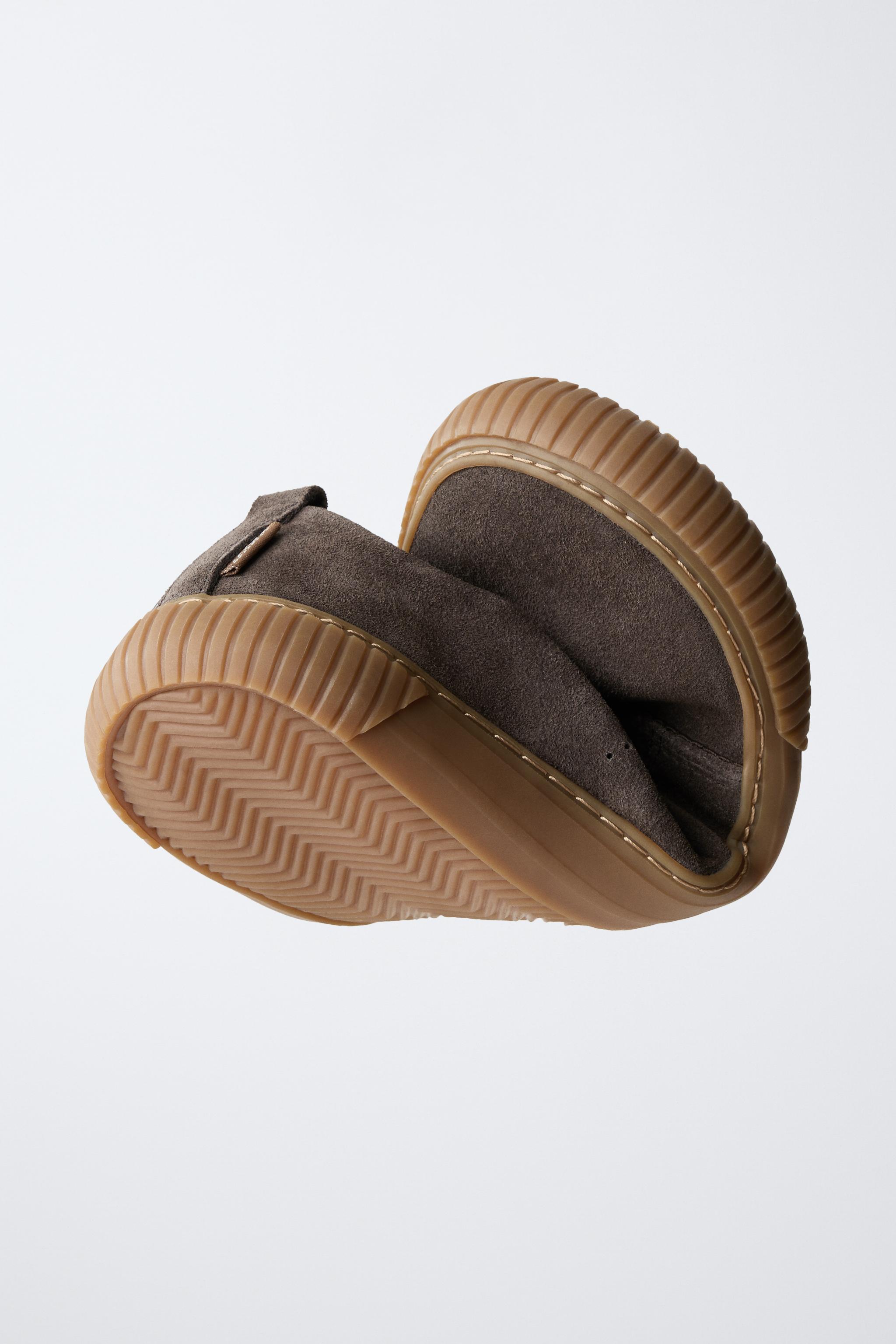 BAREFOOT SPLIT LEATHER SNEAKERS