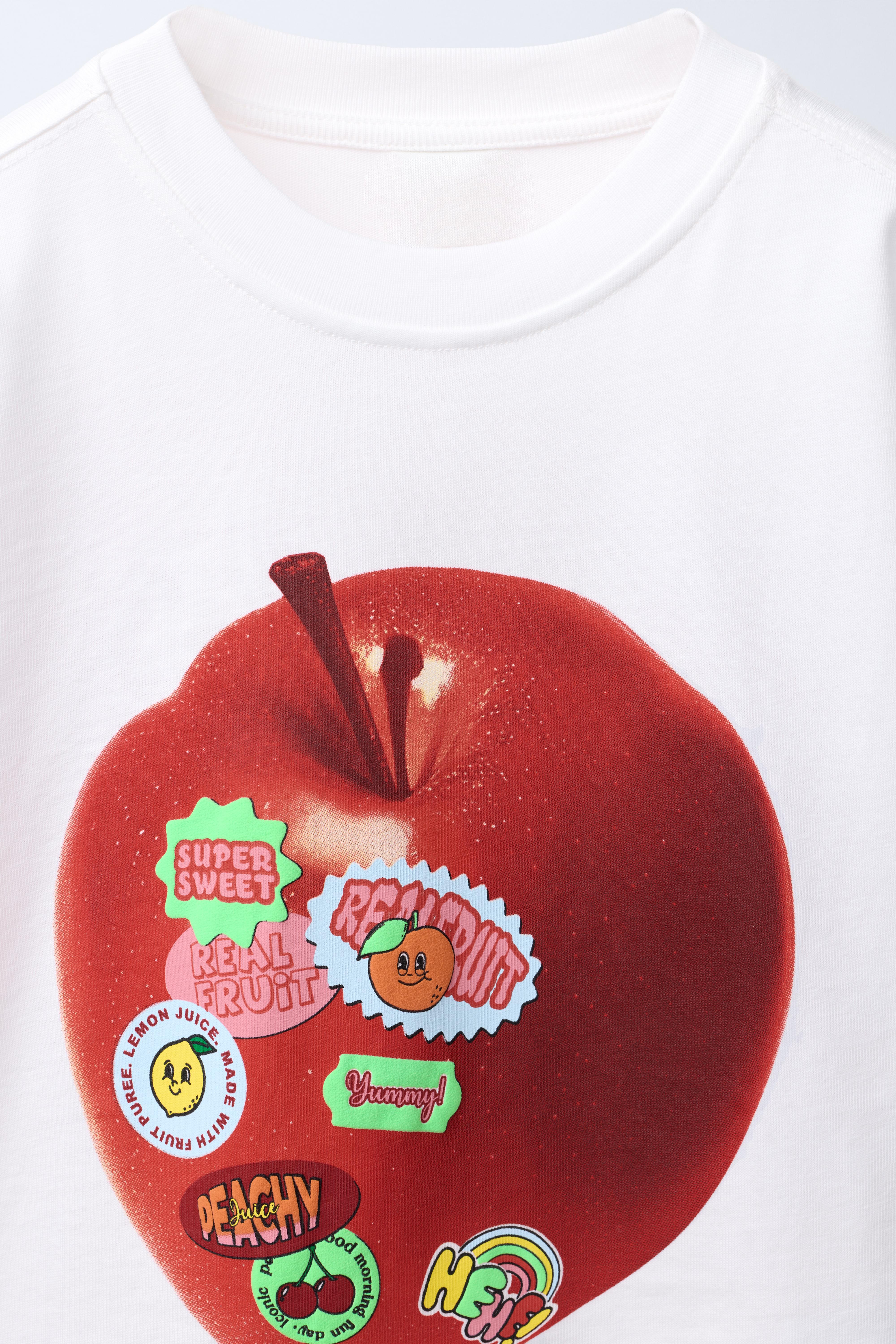 APPLE AND LABEL T-SHIRT