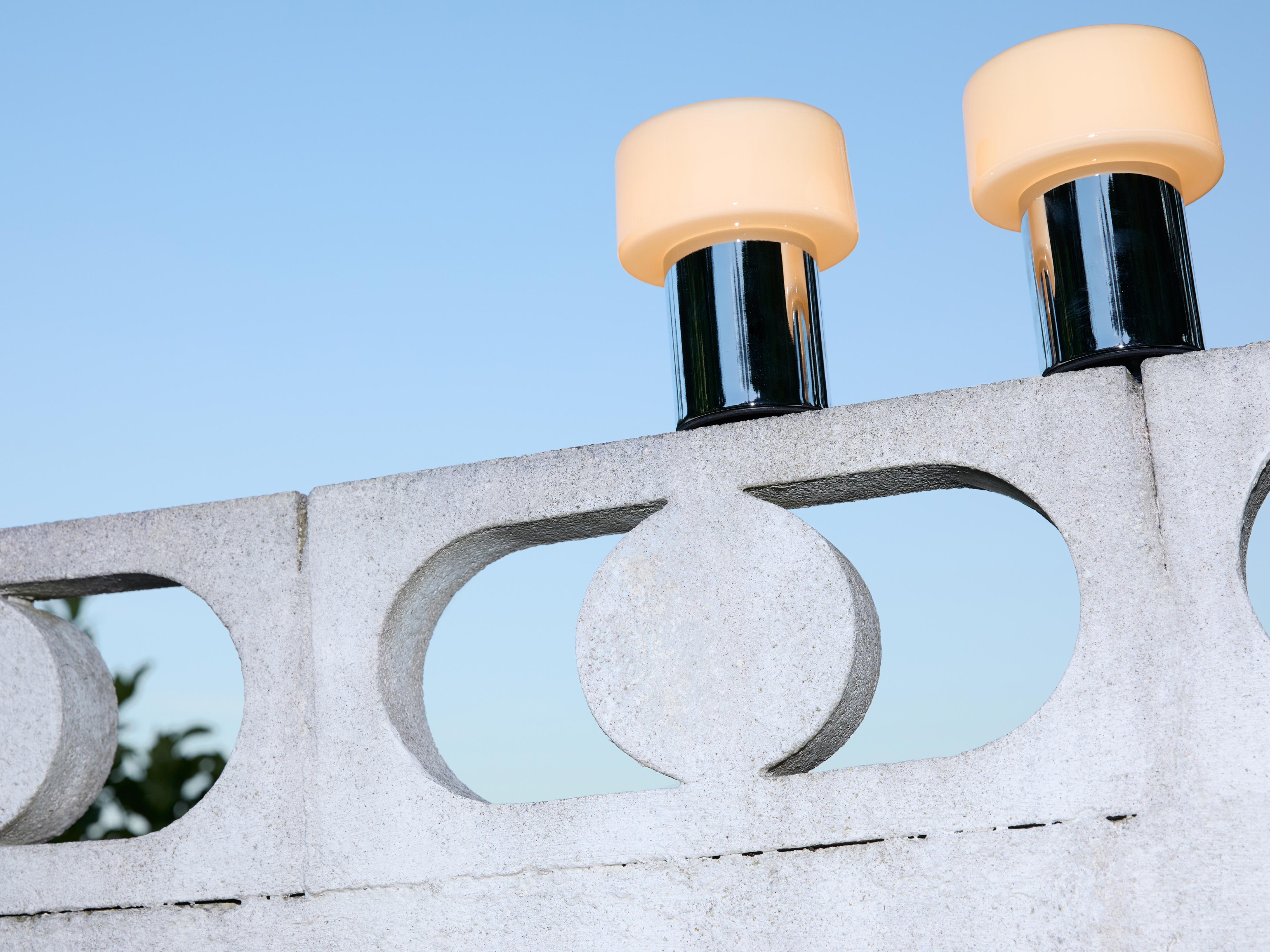 GLASS AND METAL TABLE LAMP