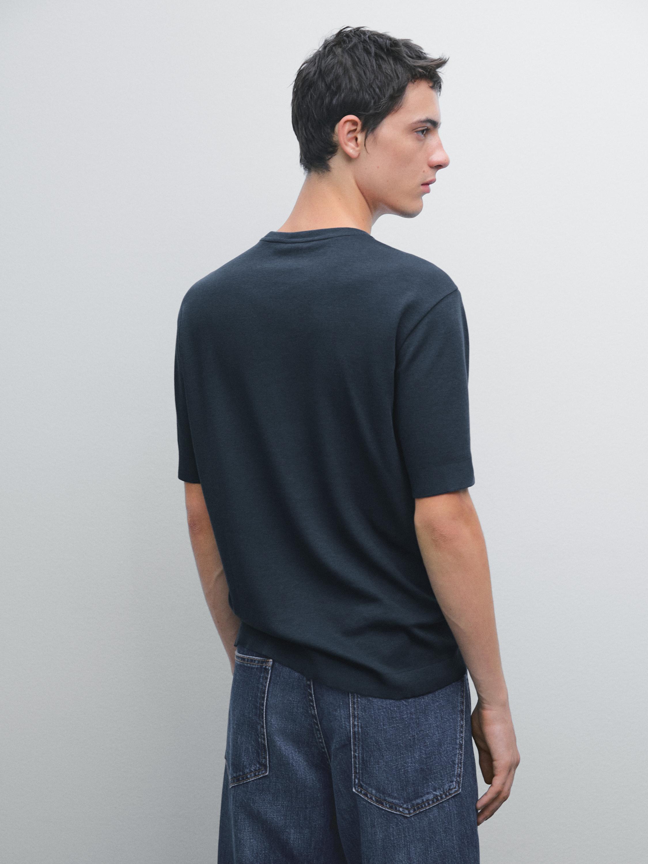 100% cotton T-shirt with ribbed trims