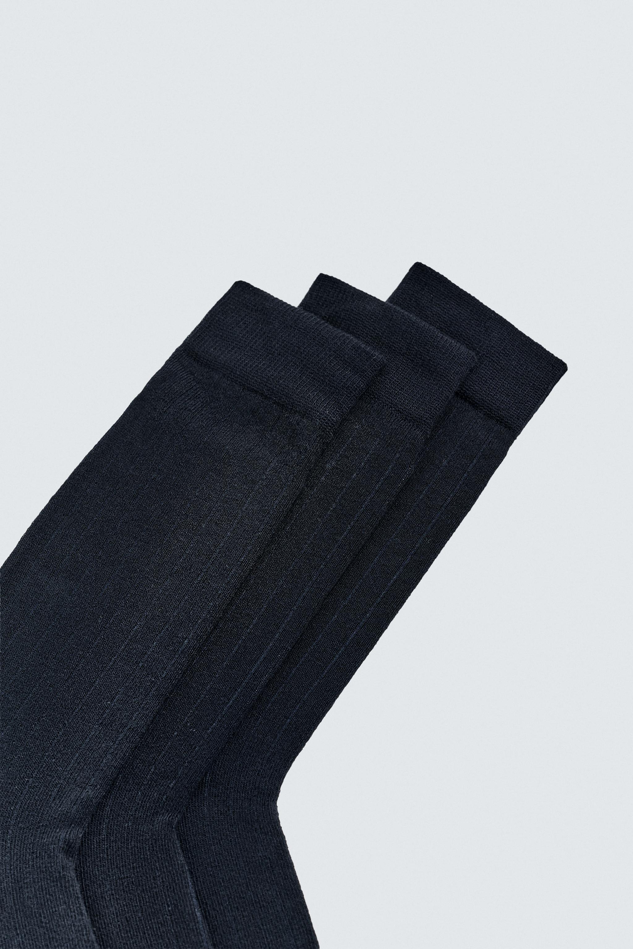 THREE-PACK OF RIBBED SOCKS