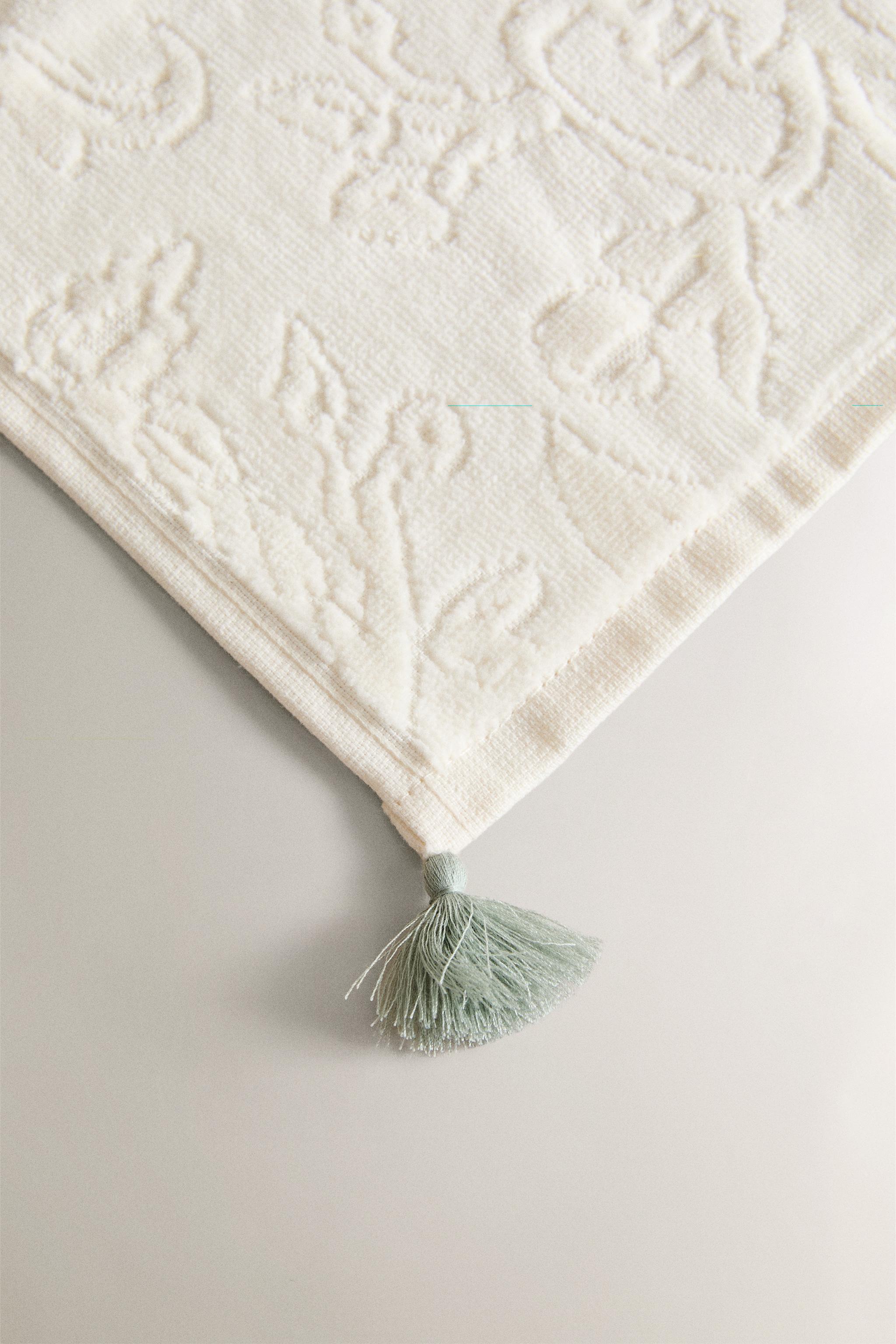 PACK OF HAND TOWELS WITH TASSELS (PACK OF 3)