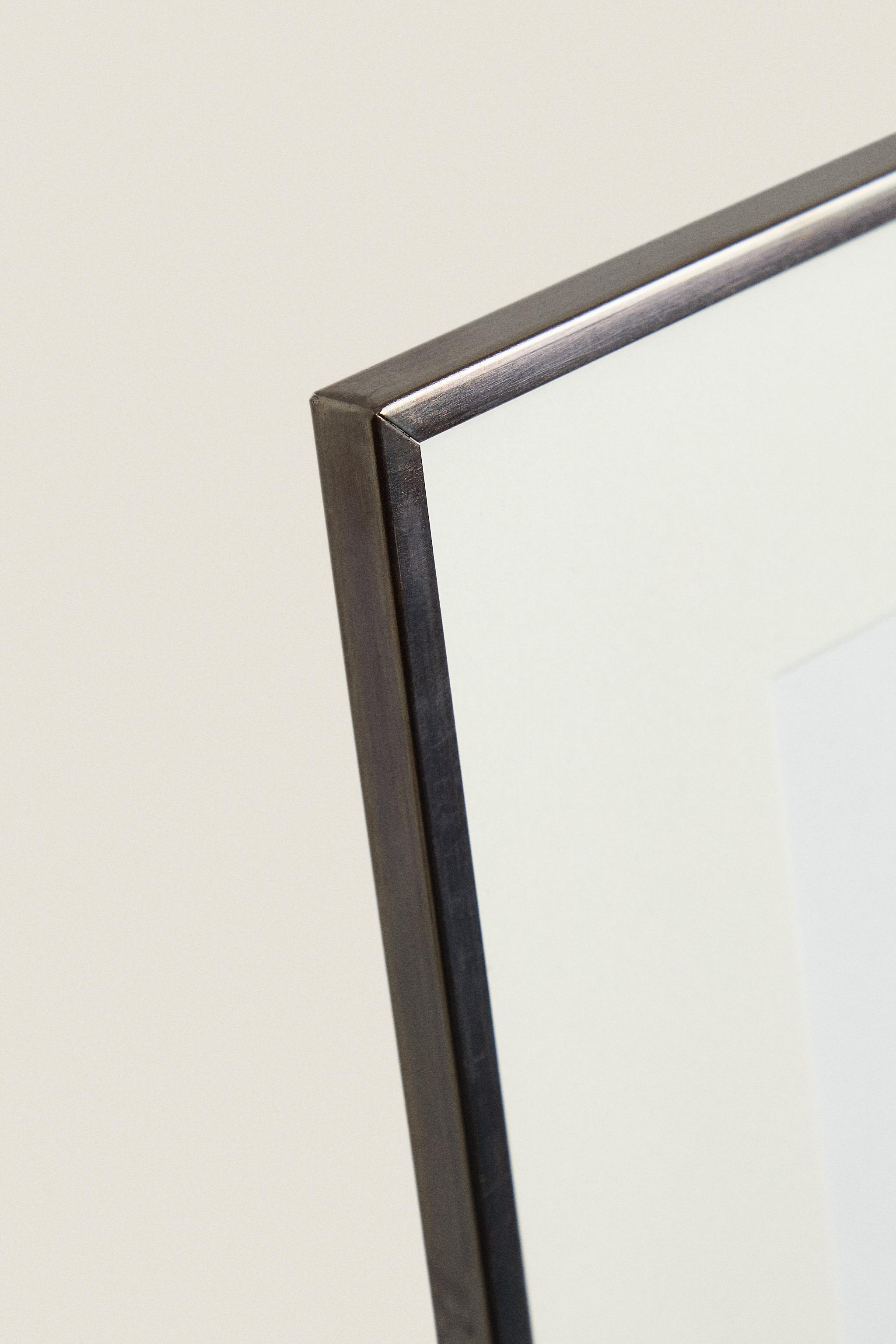 PICTURE FRAME WITH PASSE-PARTOUT