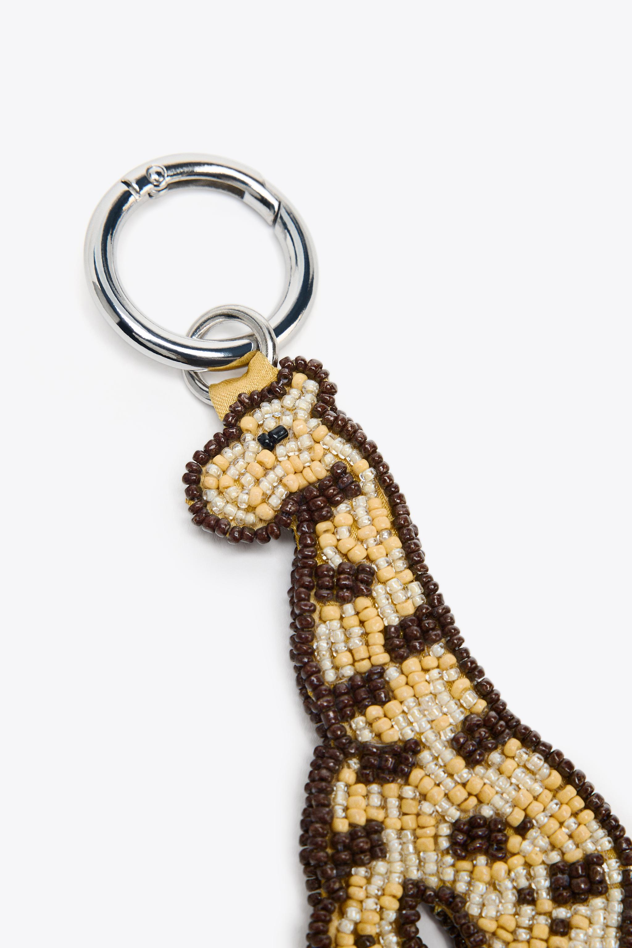 GIRAFFE CHARM