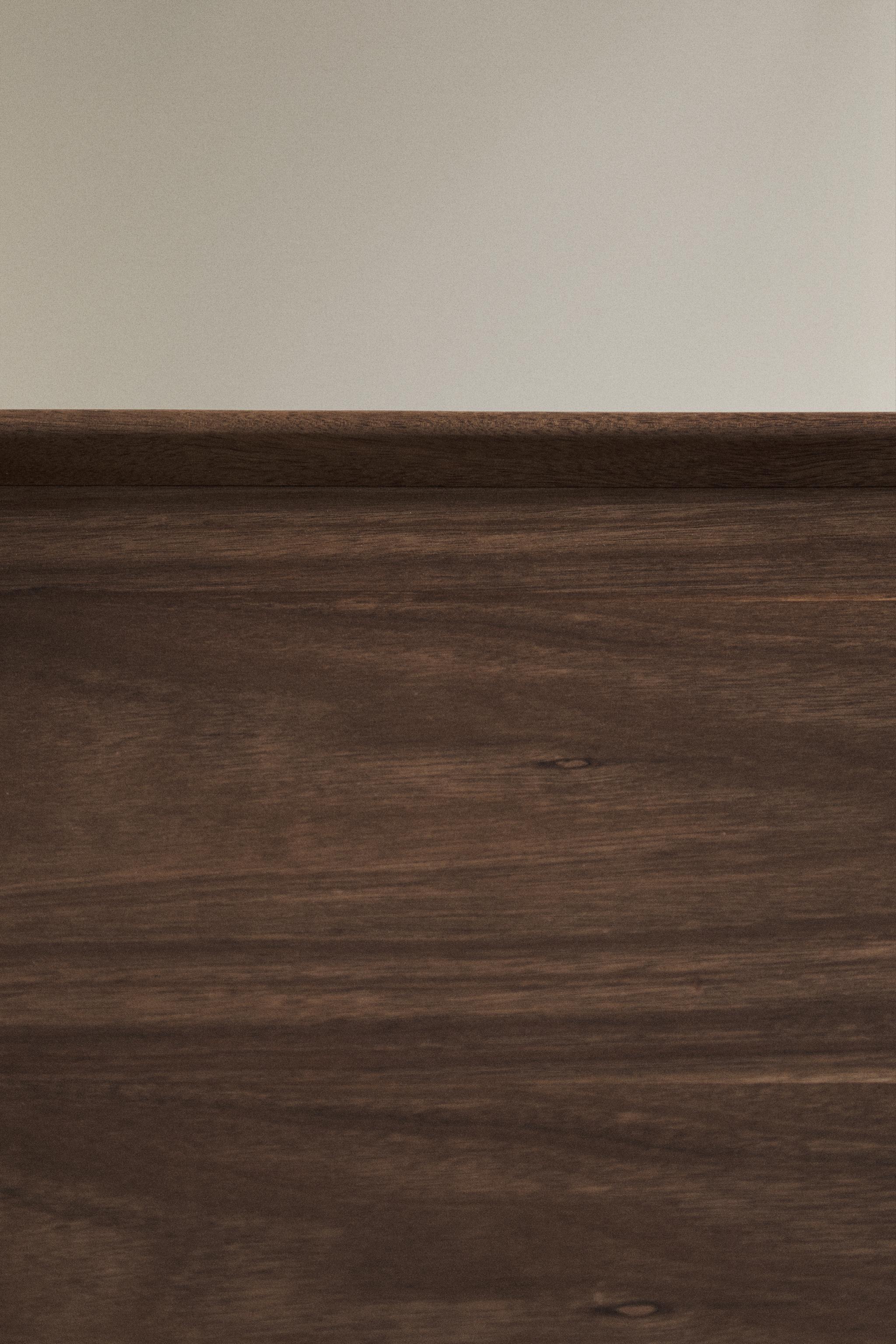 FOLDABLE TRAY WITH HANDLES