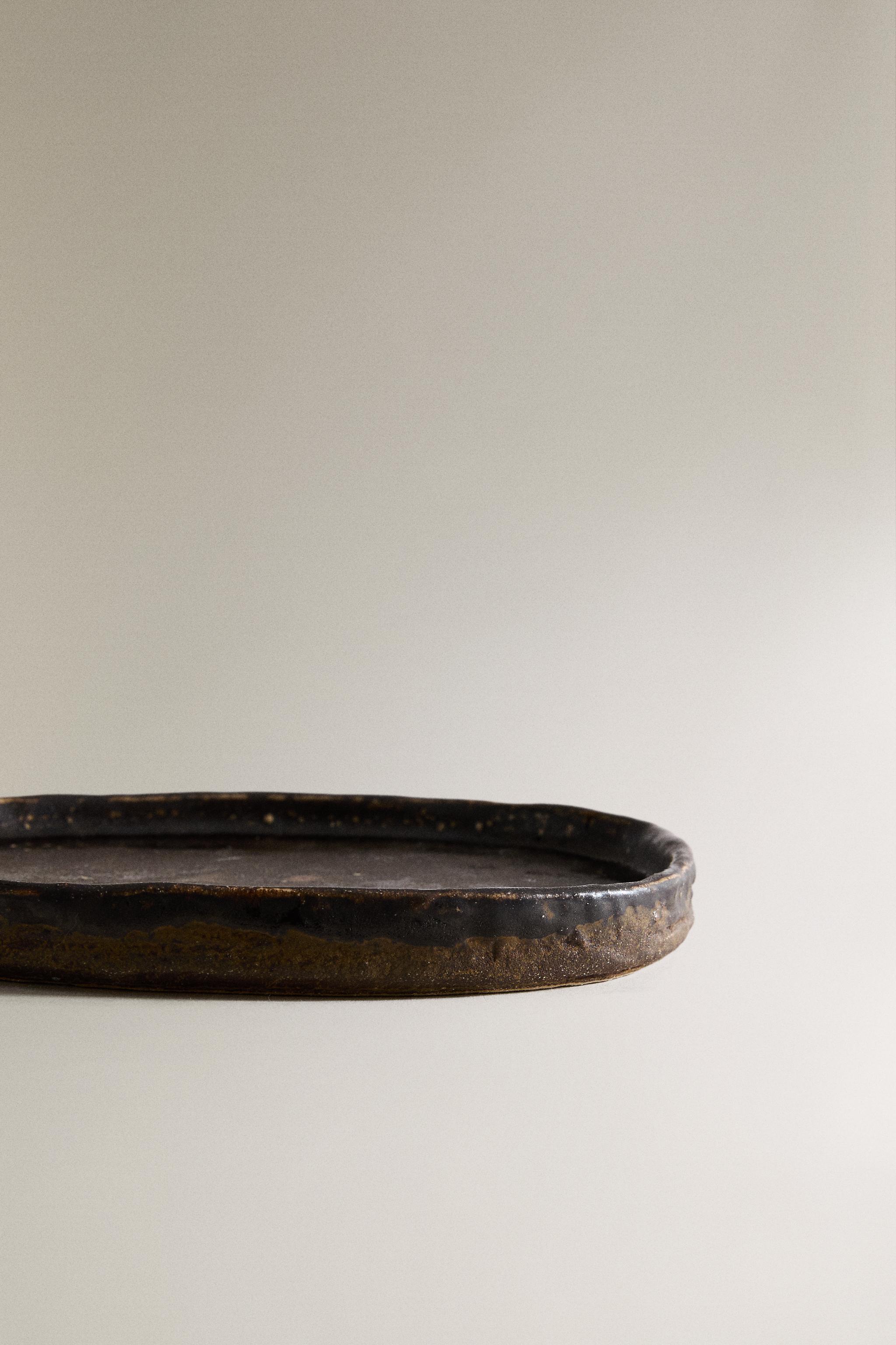 TEXTURED CERAMIC BATHROOM SOAP DISH