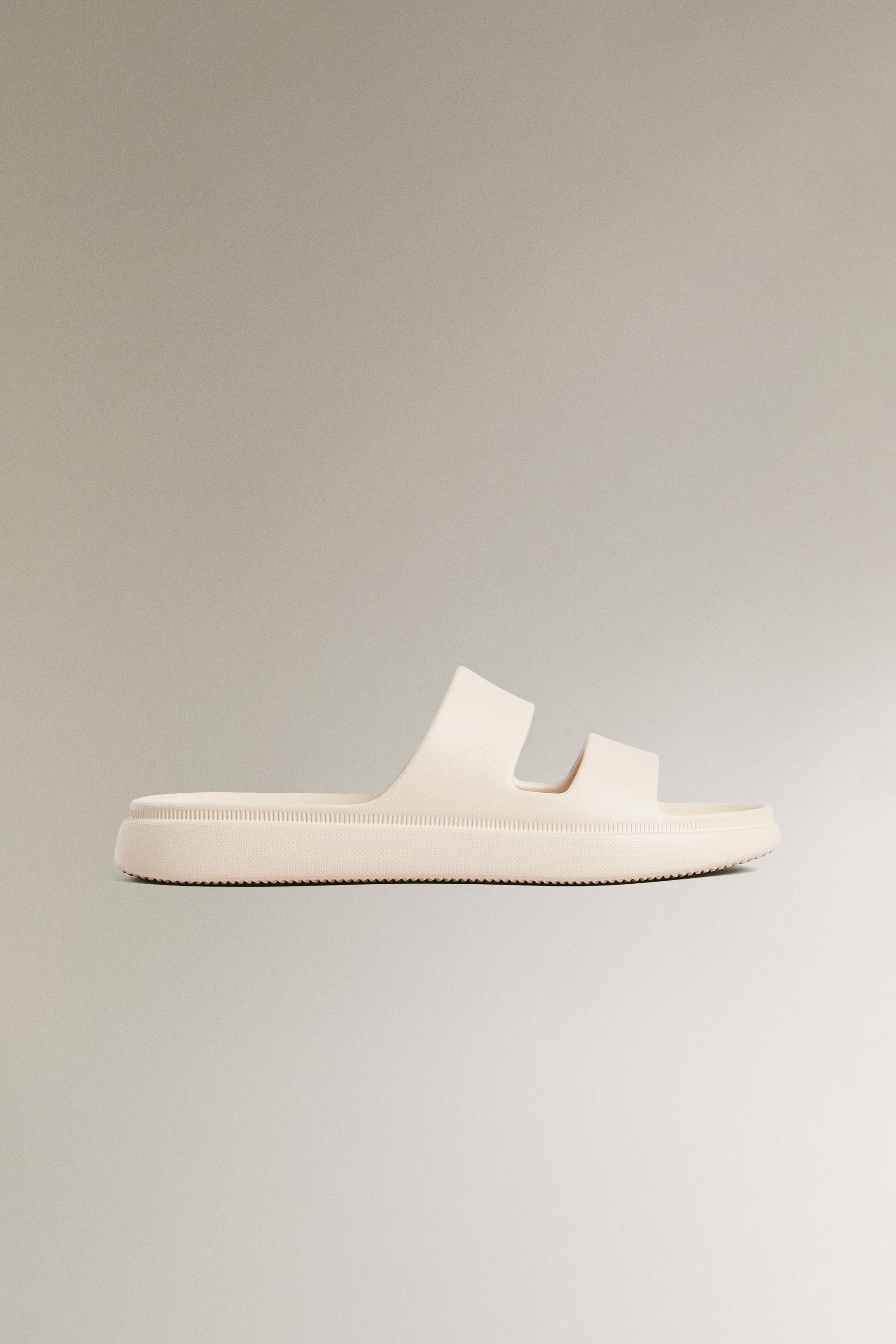 RUBBERIZED FLATFORM SANDALS