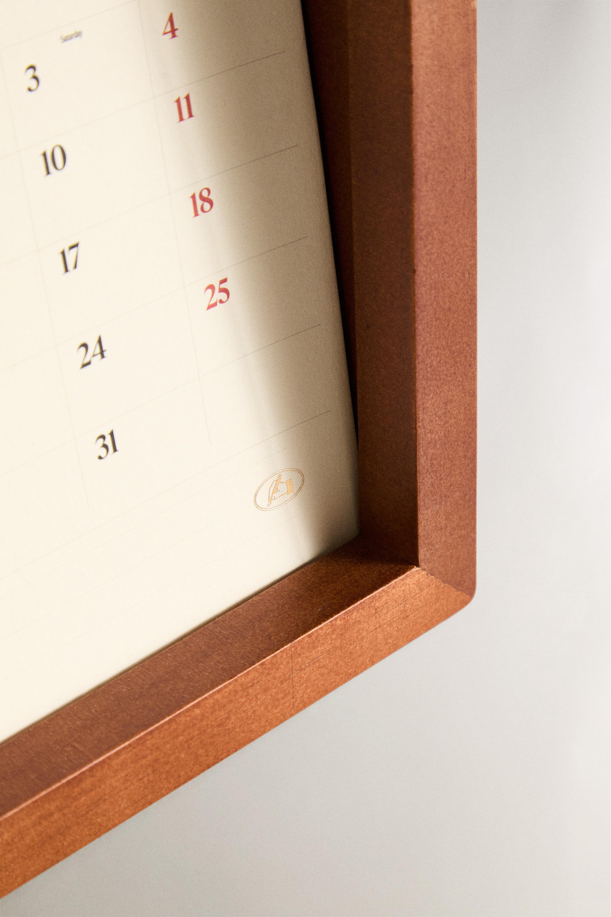 WOODEN FRAME TABLE CALENDAR