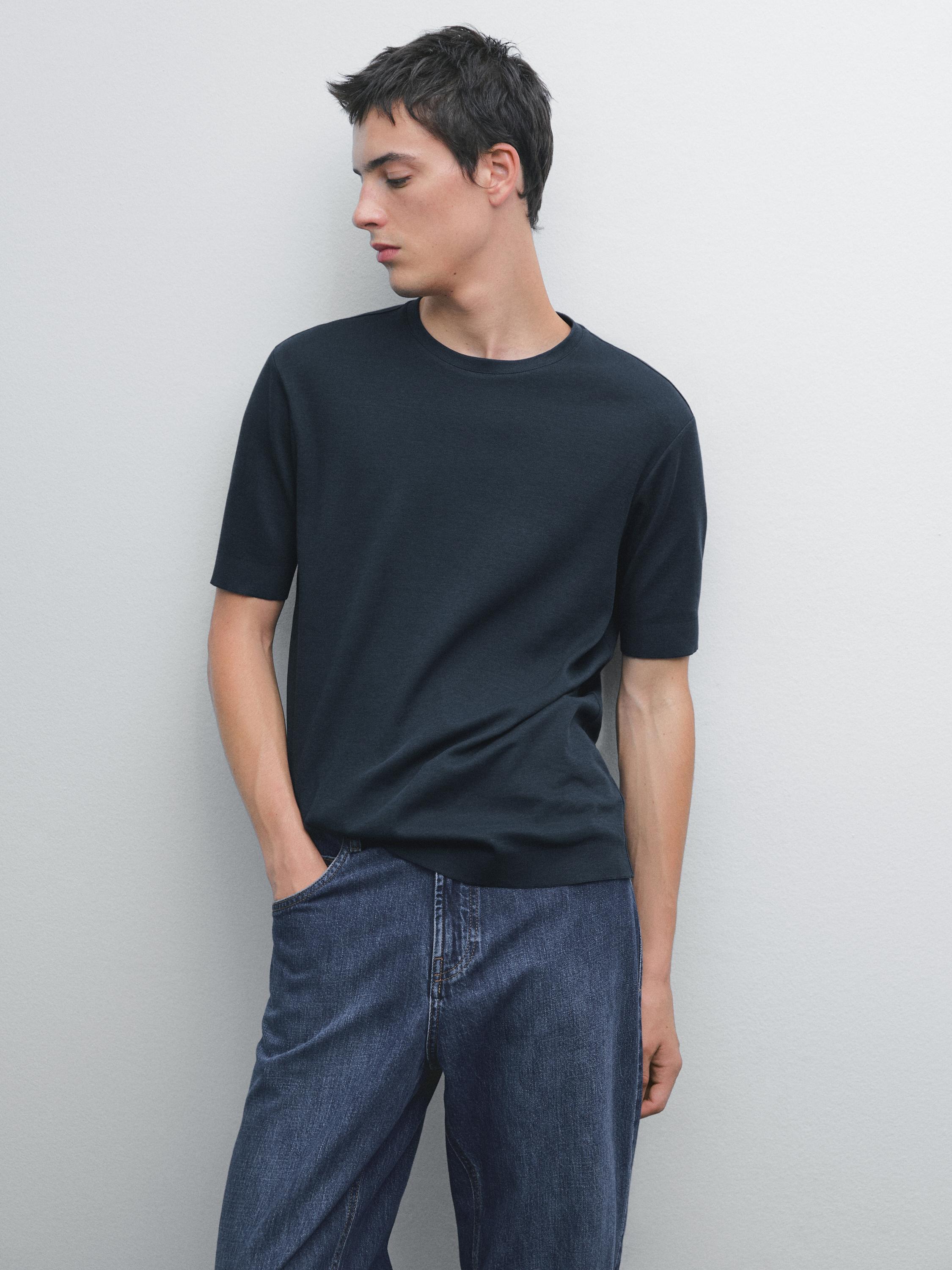 100% cotton T-shirt with ribbed trims