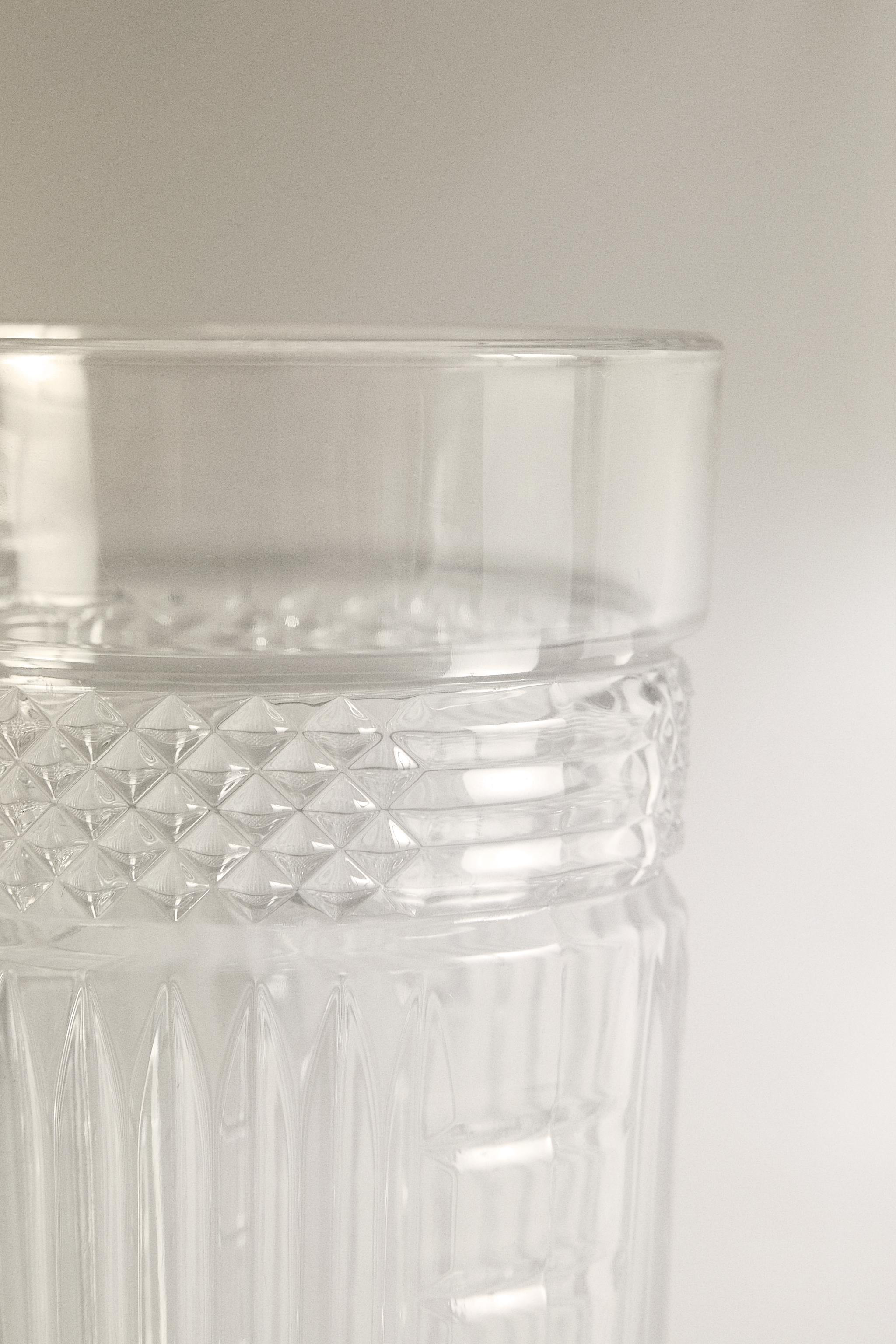 GLASS SOFT DRINK TUMBLER WITH RAISED DESIGN