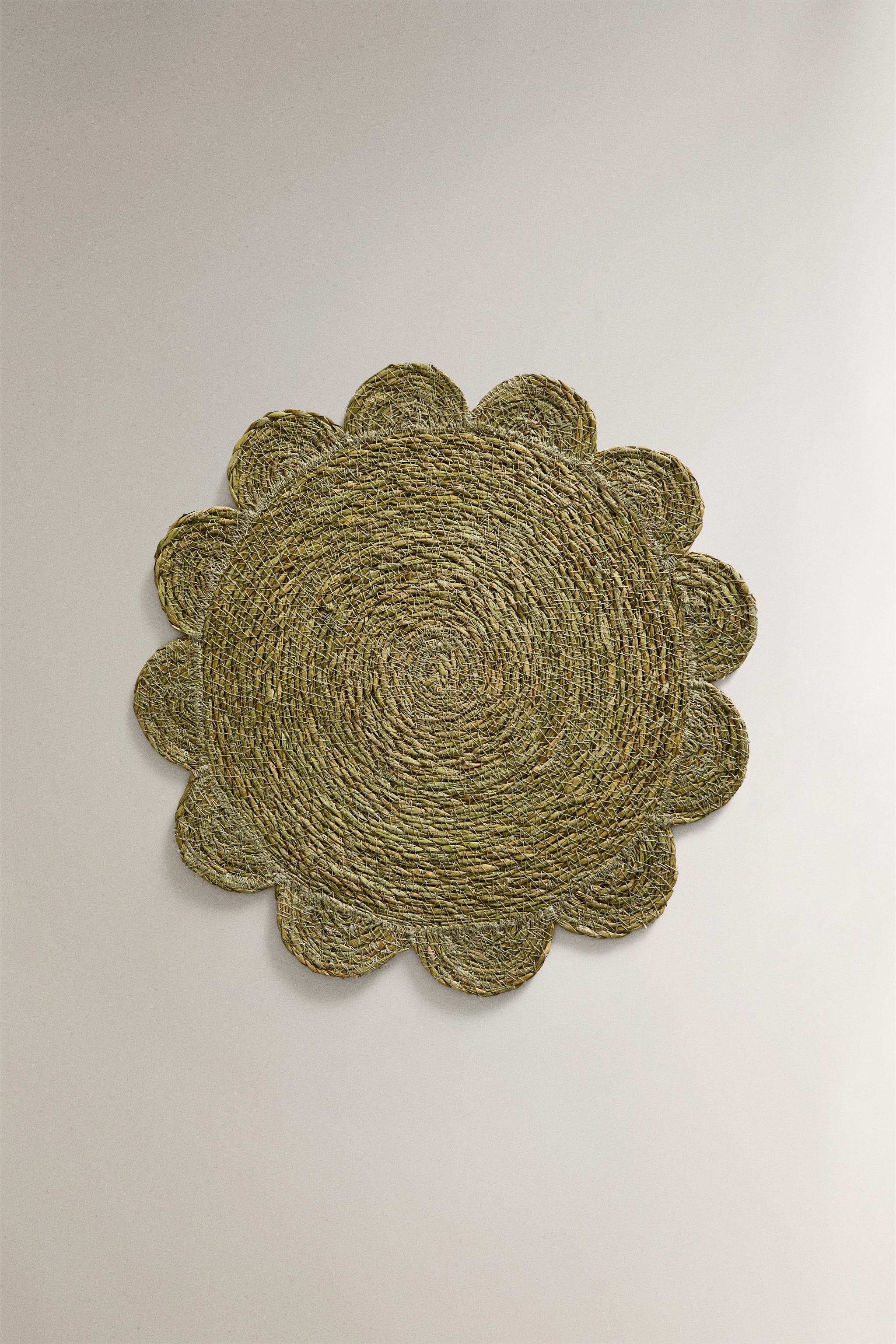 FLORAL RATTAN PLACEMAT