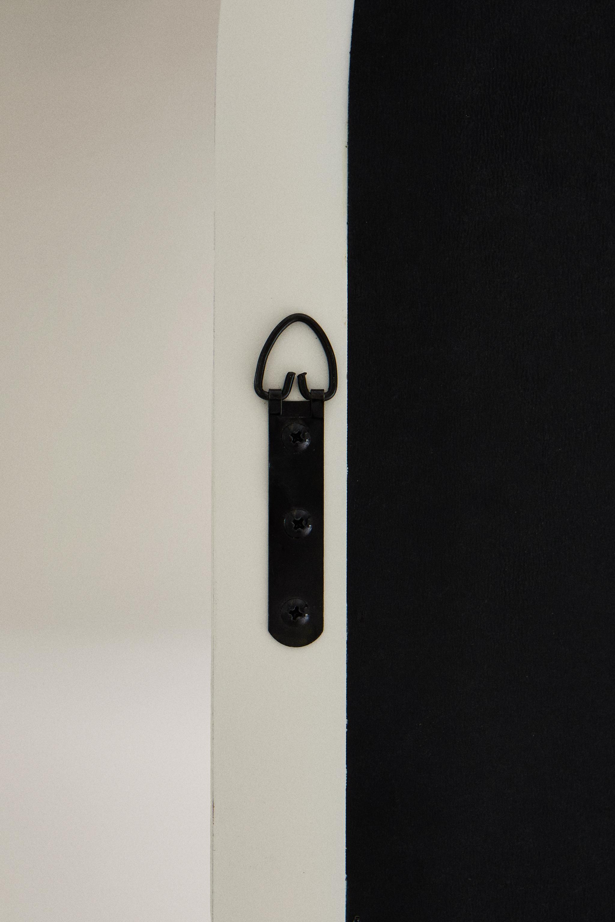 FULL LENGTH MIRROR WITH A WOODEN BOW