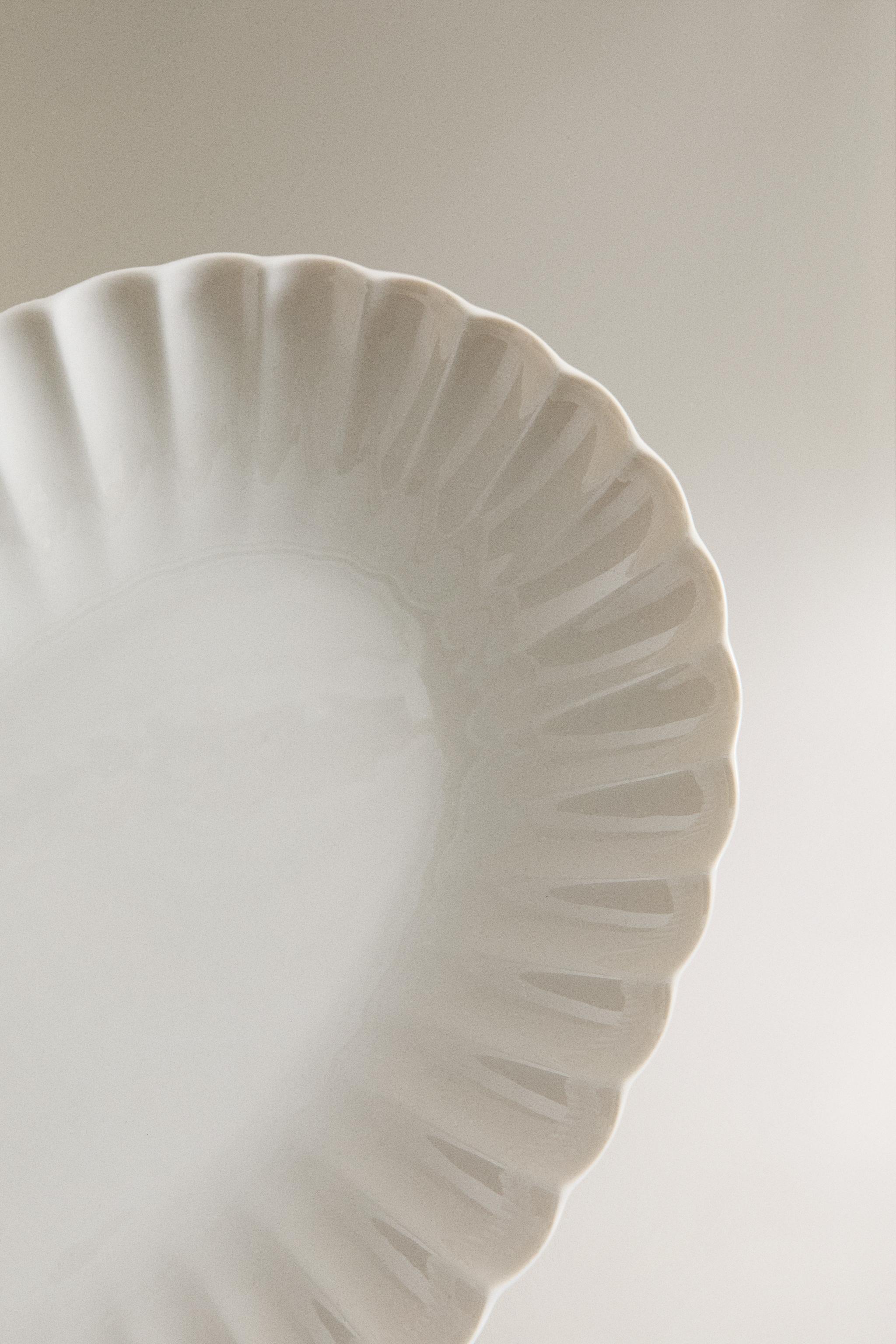 SCALLOPED PORCELAIN SERVING DISH