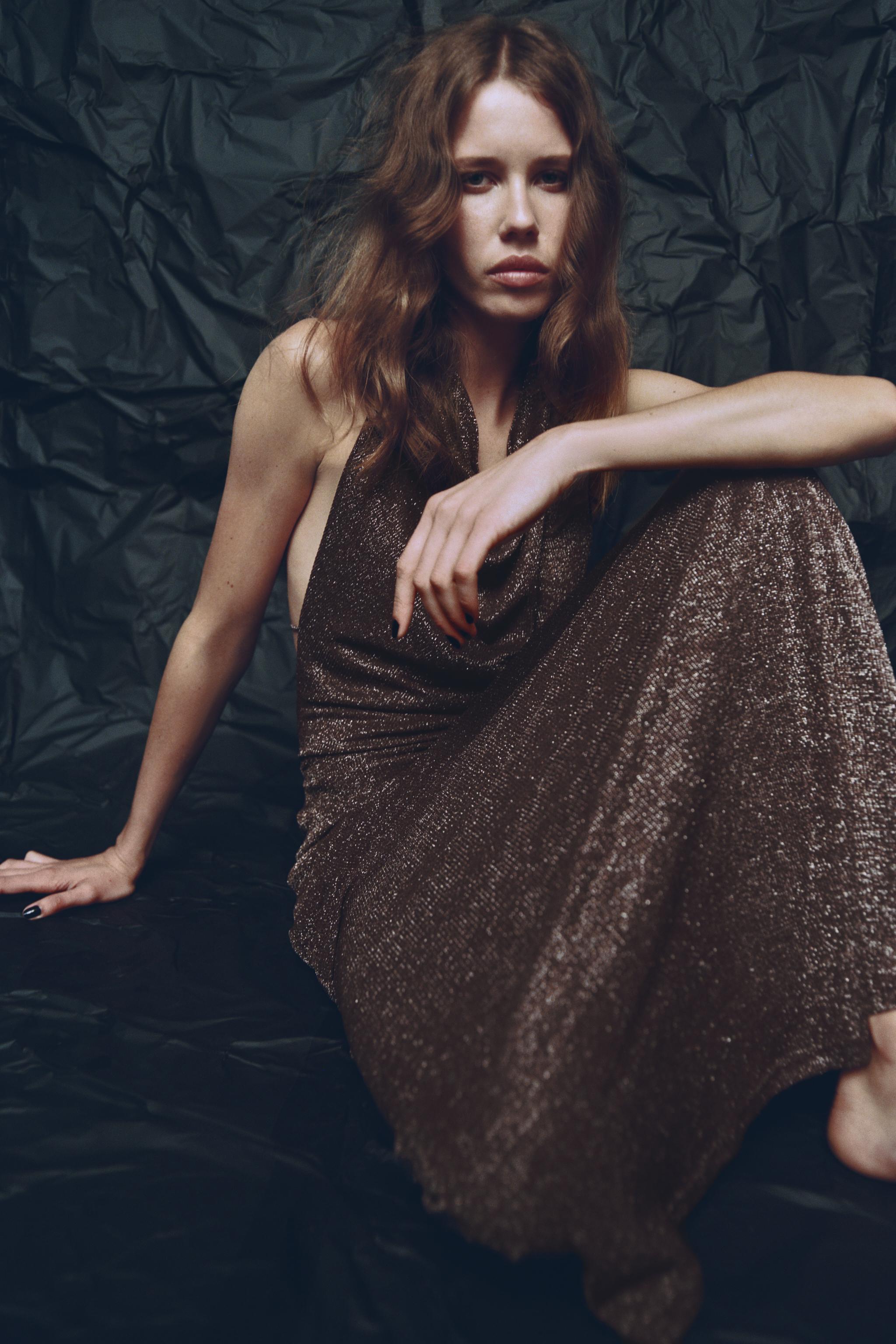 METALLIC THREAD OPEN BACK LONG DRESS