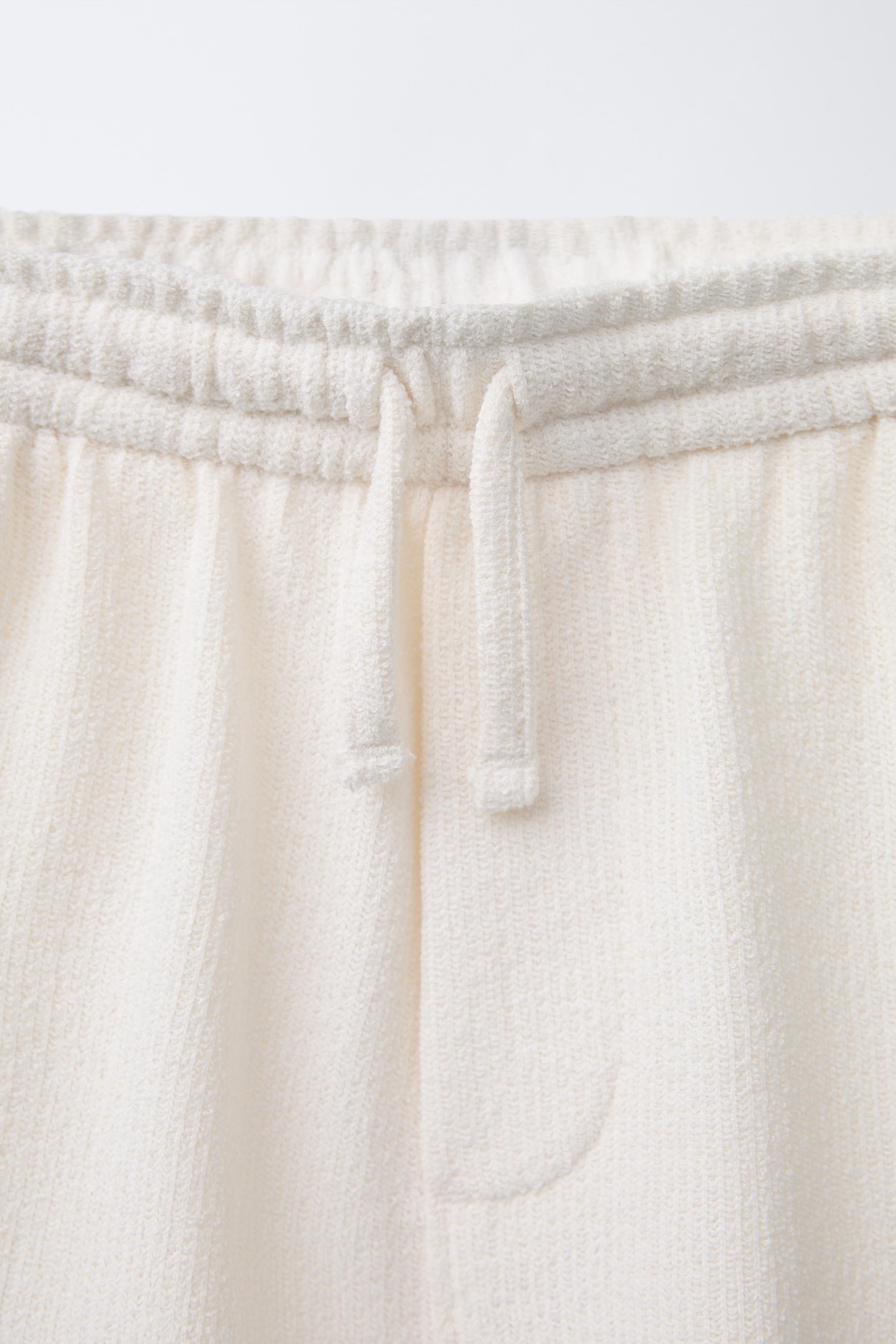 SLIM FIT TEXTURED TOWEL SHORTS