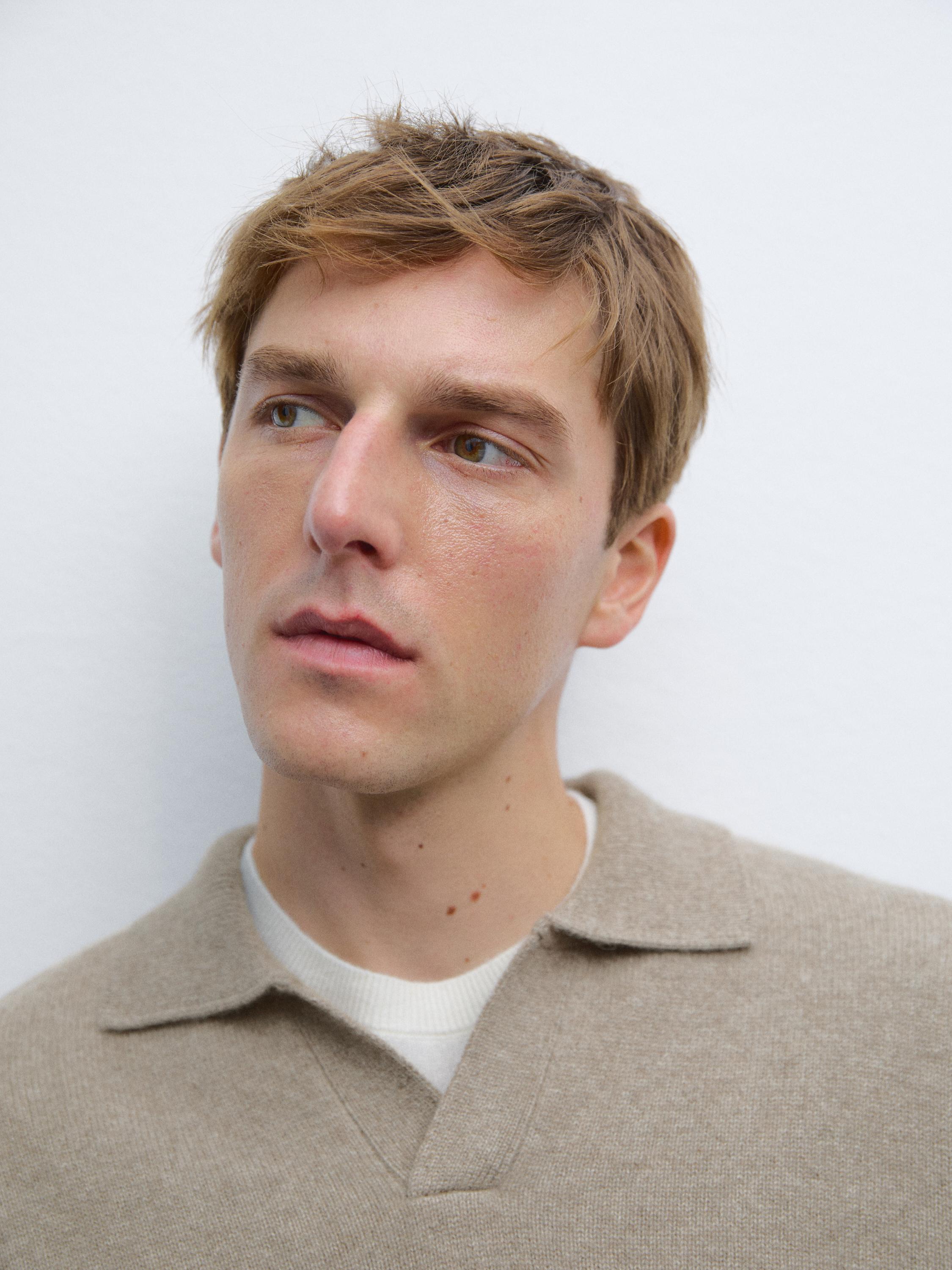 Knit 100% cashmere V-neck sweater