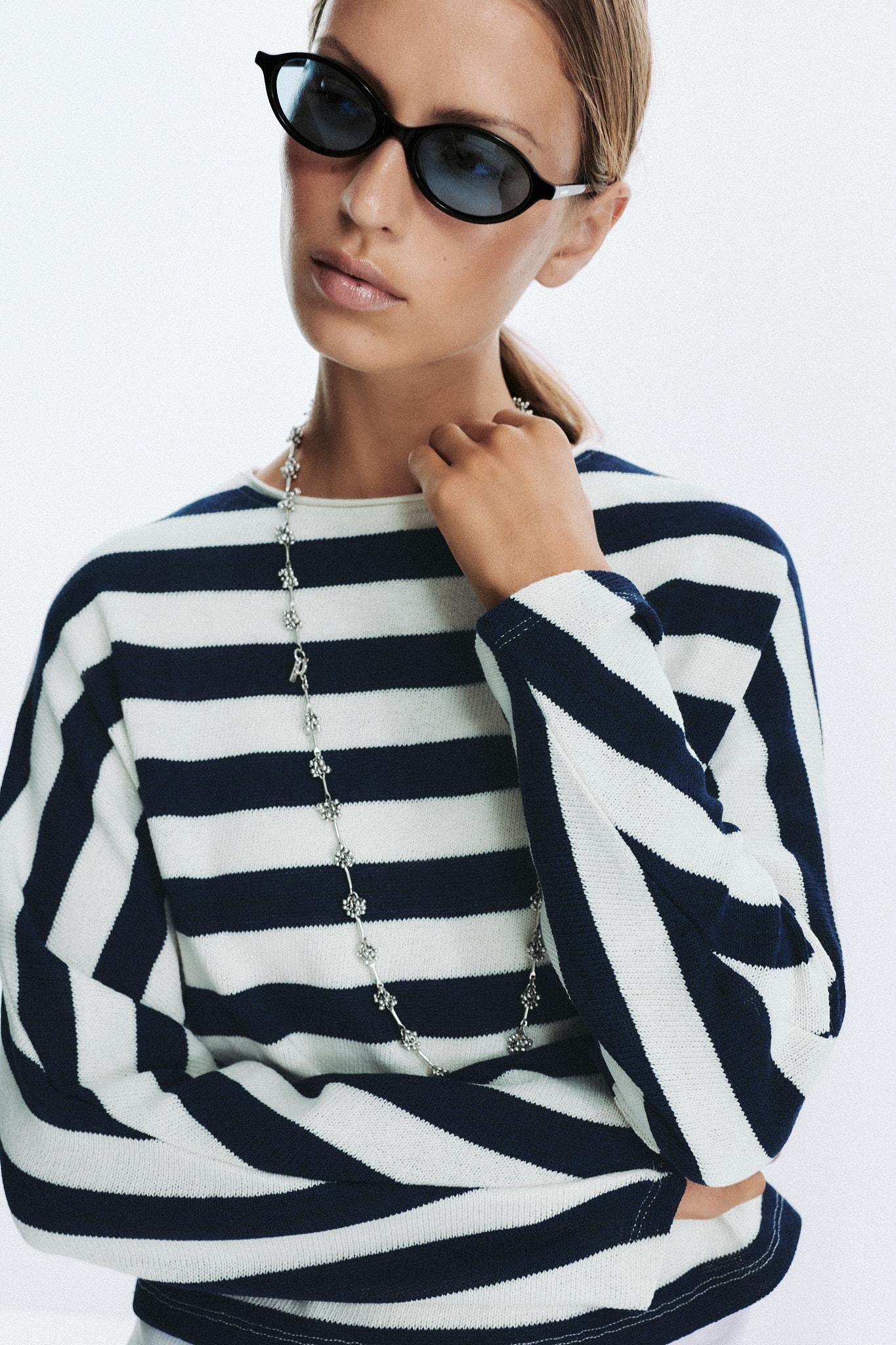 BATWING SLEEVE STRIPED TOP