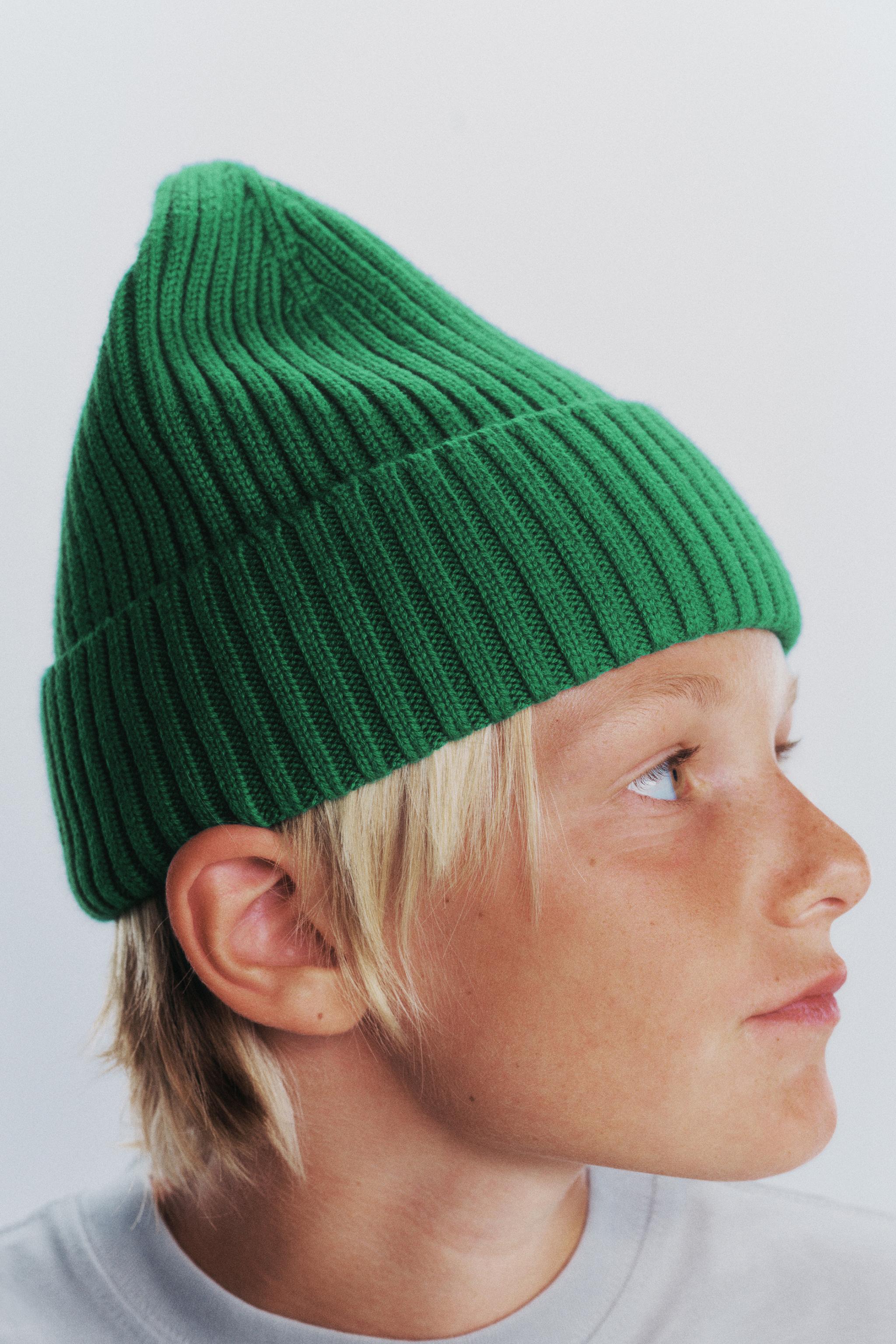 PLAIN KNIT HAT