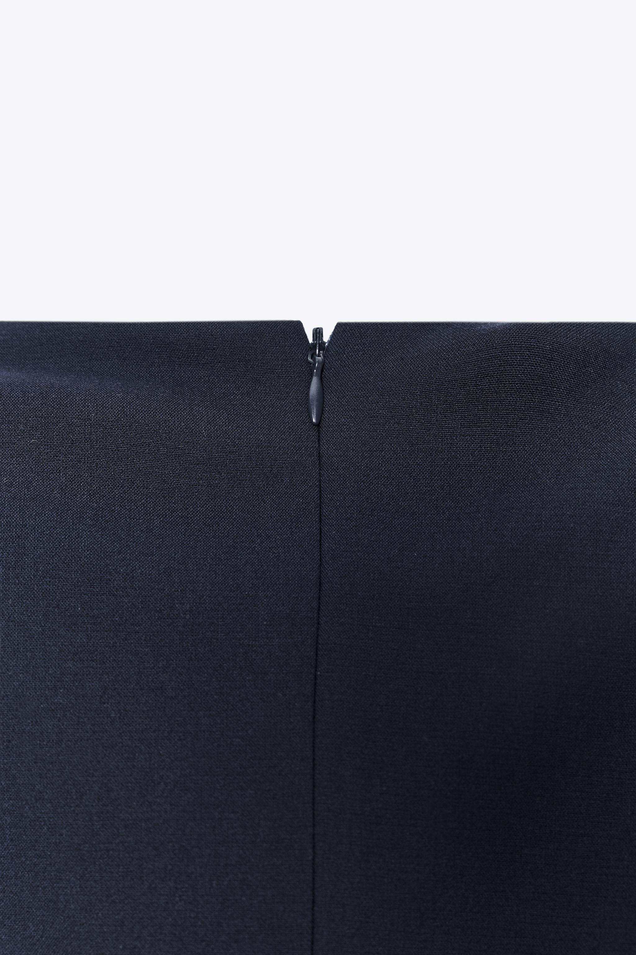 SHORT DRESS WITH SHOULDER PADS