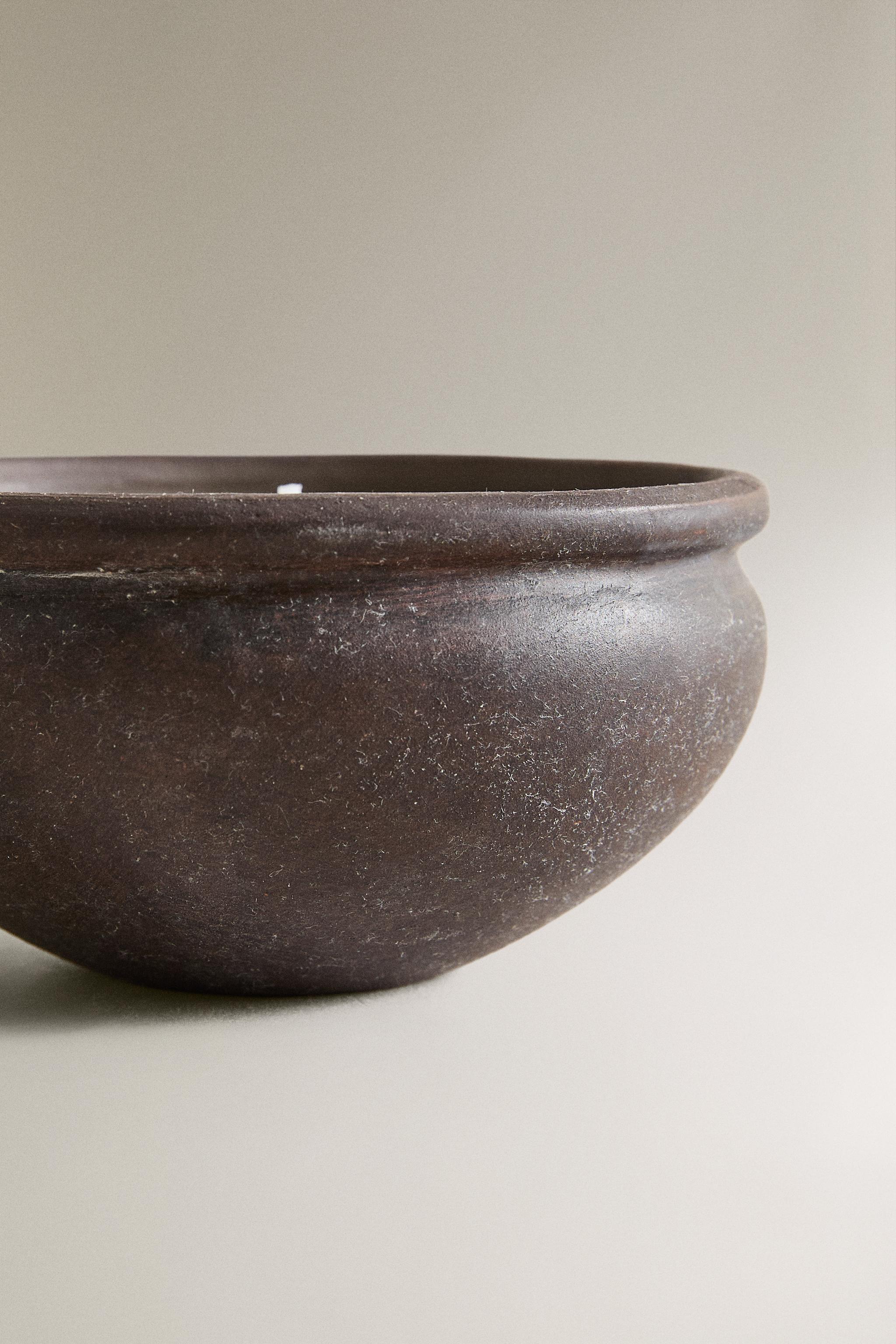 (220 GR) LEATHER AMBER SCENTED CANDLE