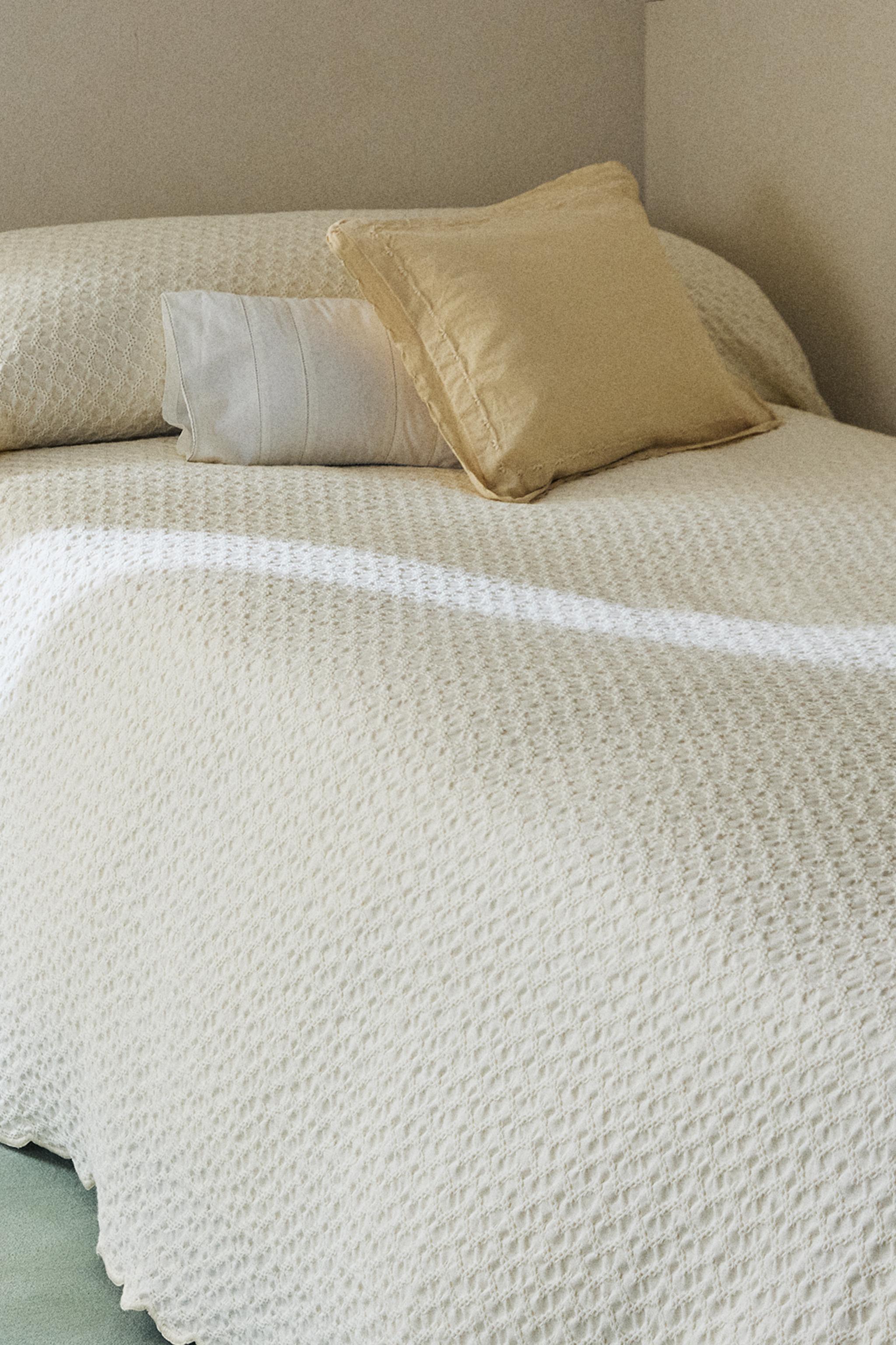 CHILDREN'S MINI WAFFLE-KNIT BEDSPREAD