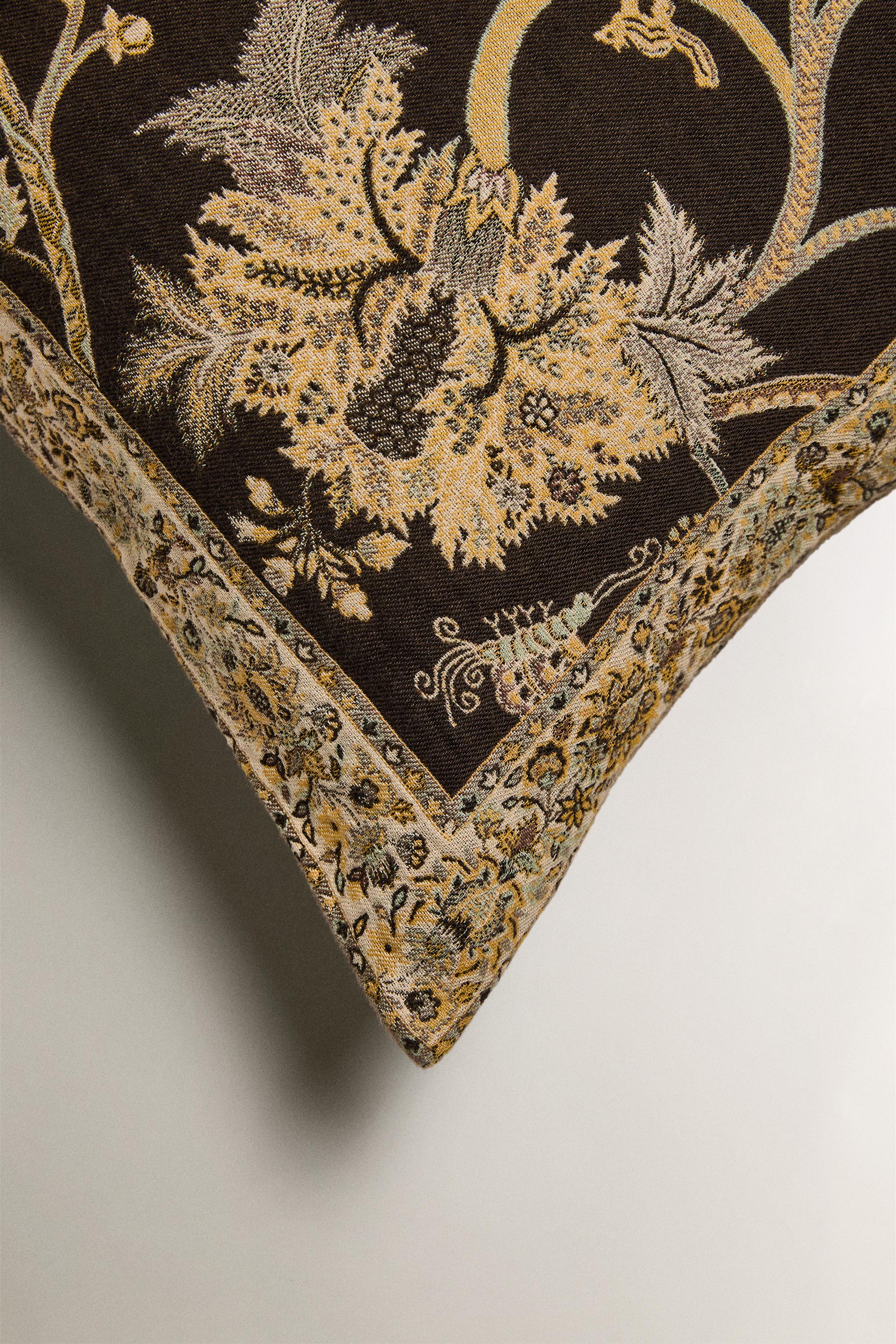 JACQUARD THROW PILLOW COVER