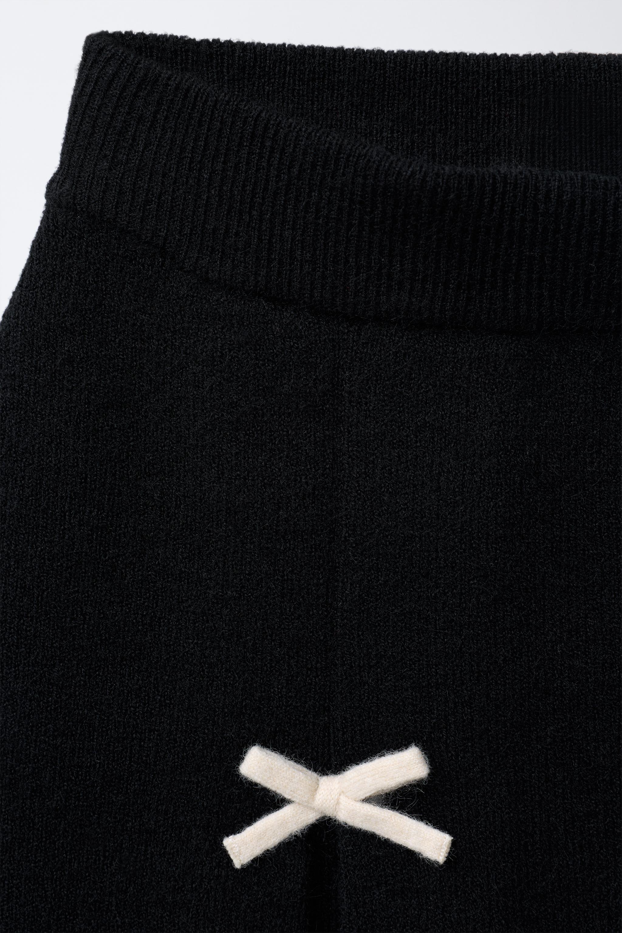 BOW KNIT SKIRT