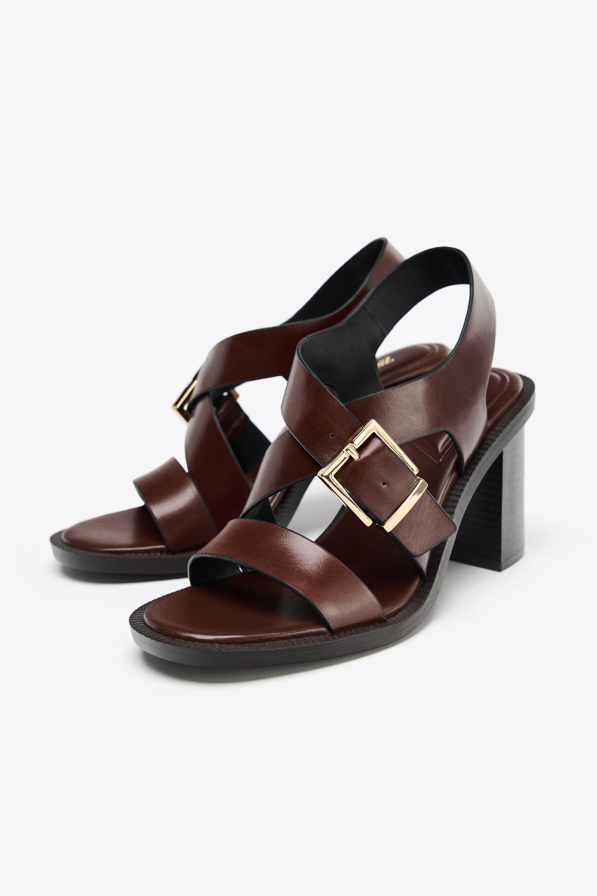 LEATHER BUCKLE HEELED SANDALS