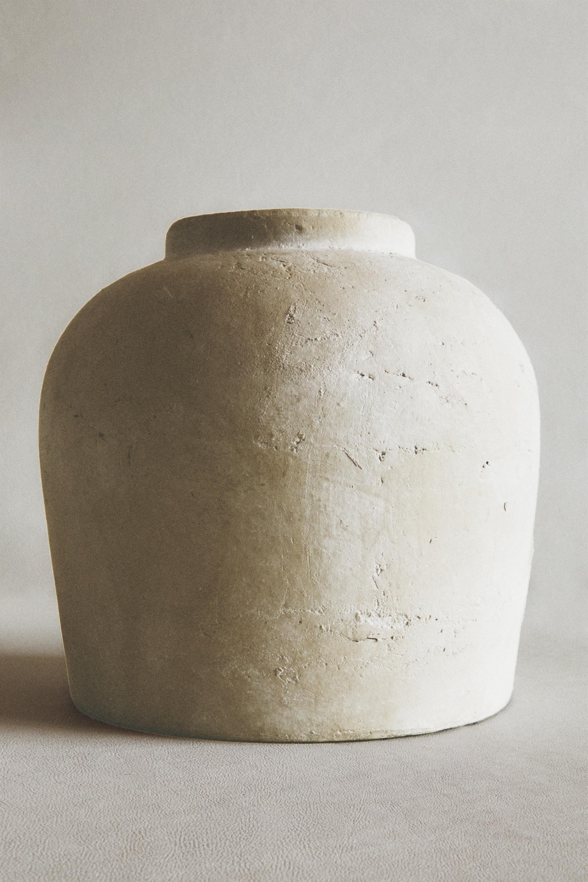 CERAMIC VASE