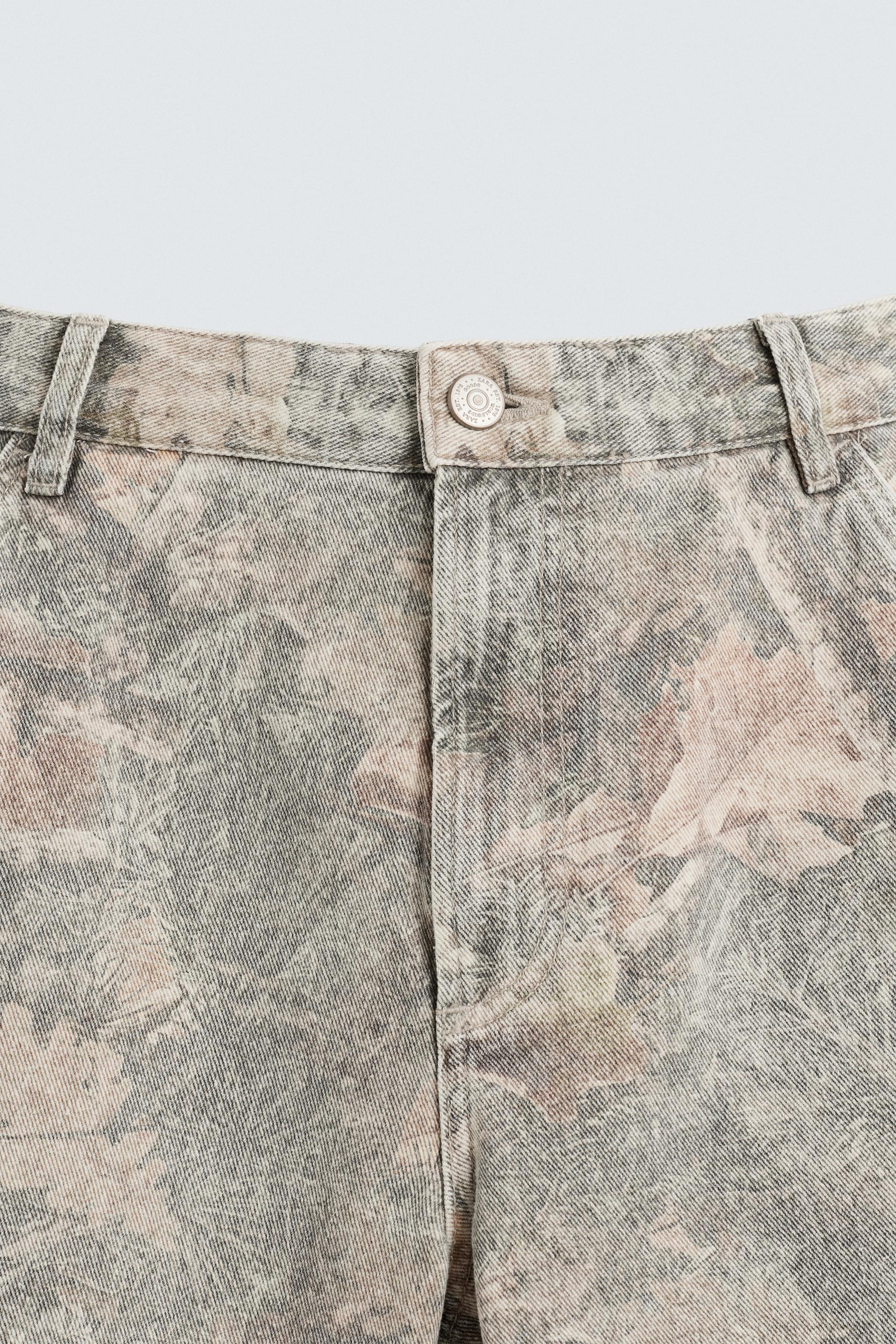 ABSTRACT PRINT RELAXED FIT BERMUDA SHORTS