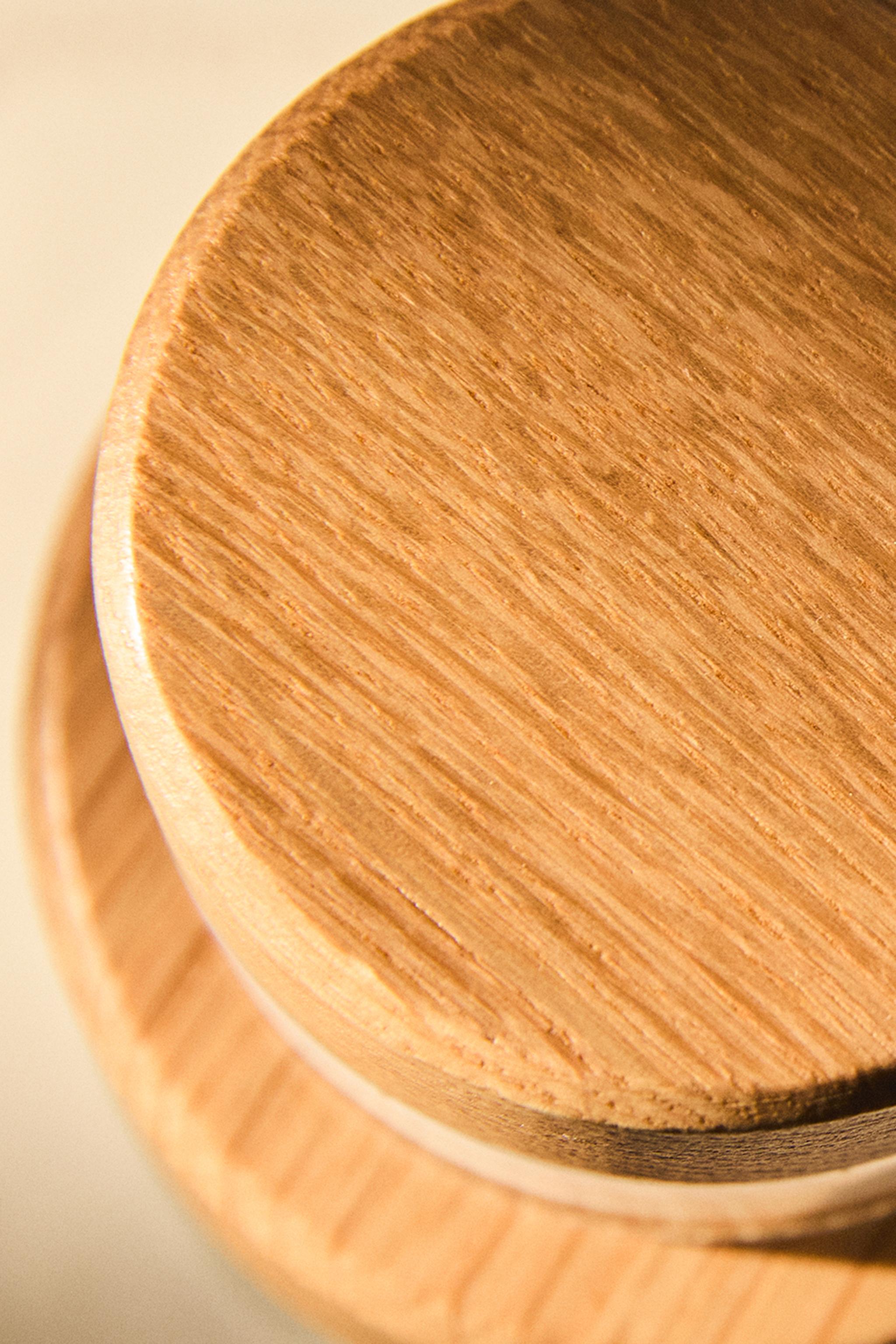 REUSABLE JAR WITH OAK LID