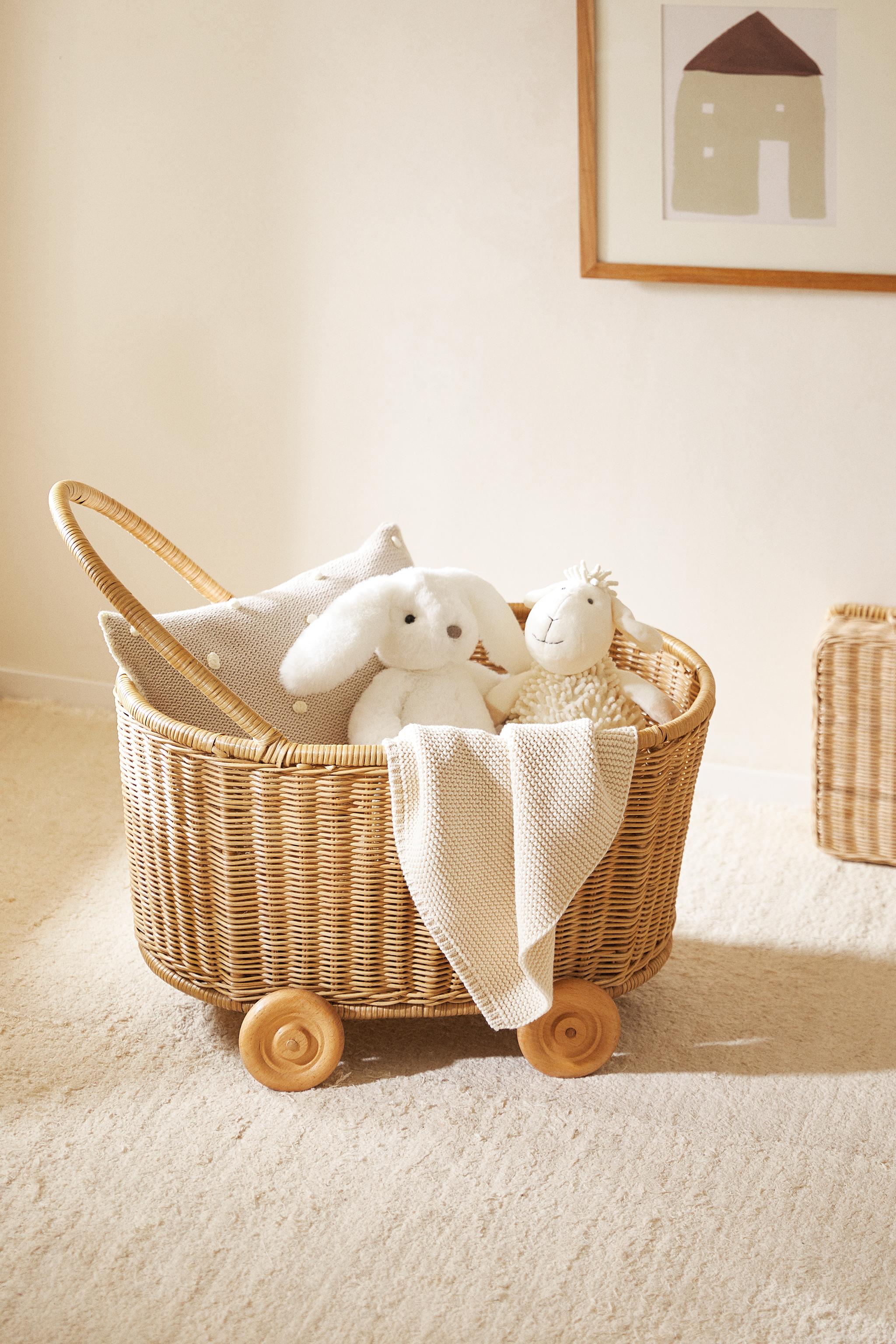 RATTAN CART WITH WHEELS