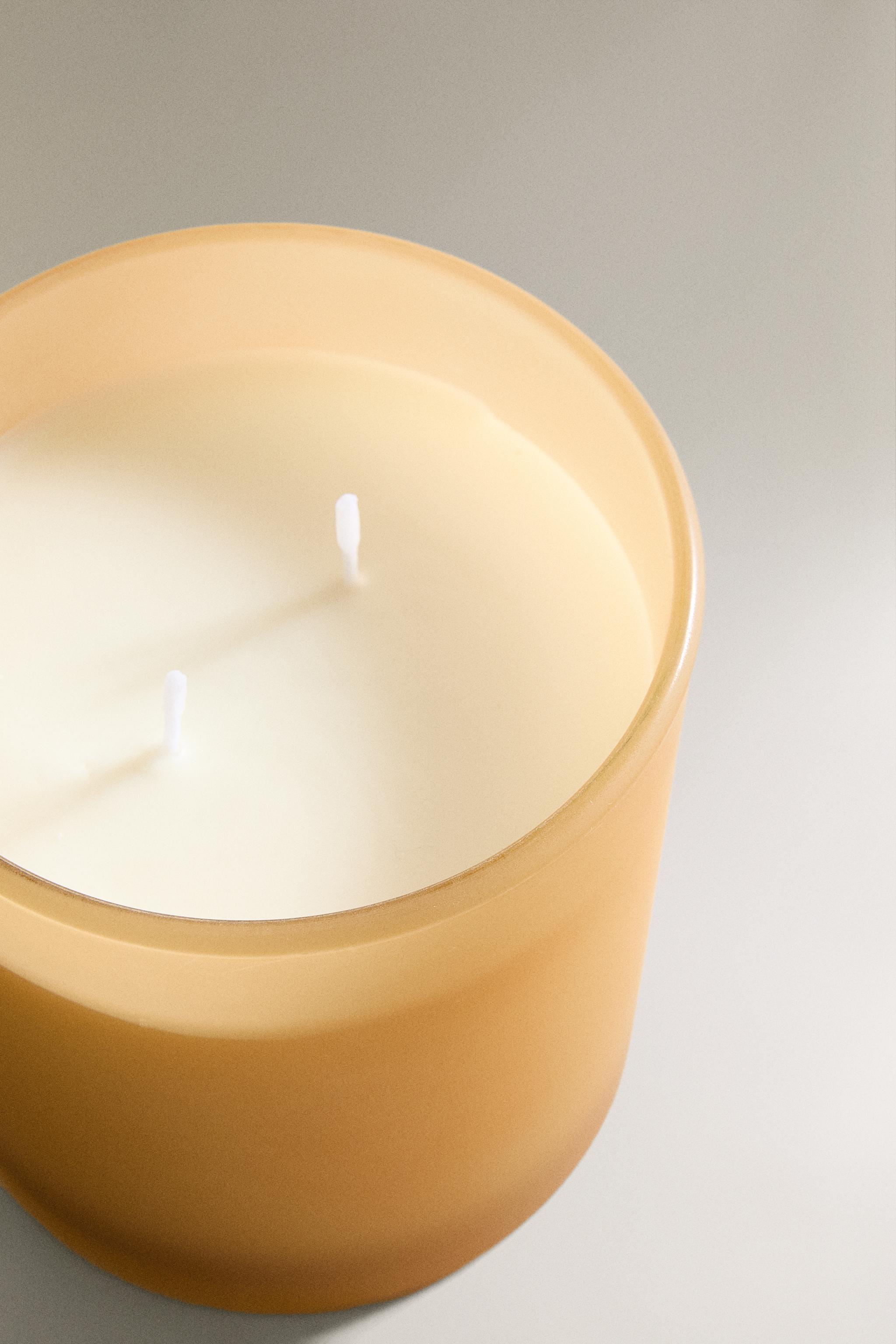 (350 G) SILK PEONY SCENTED CANDLE