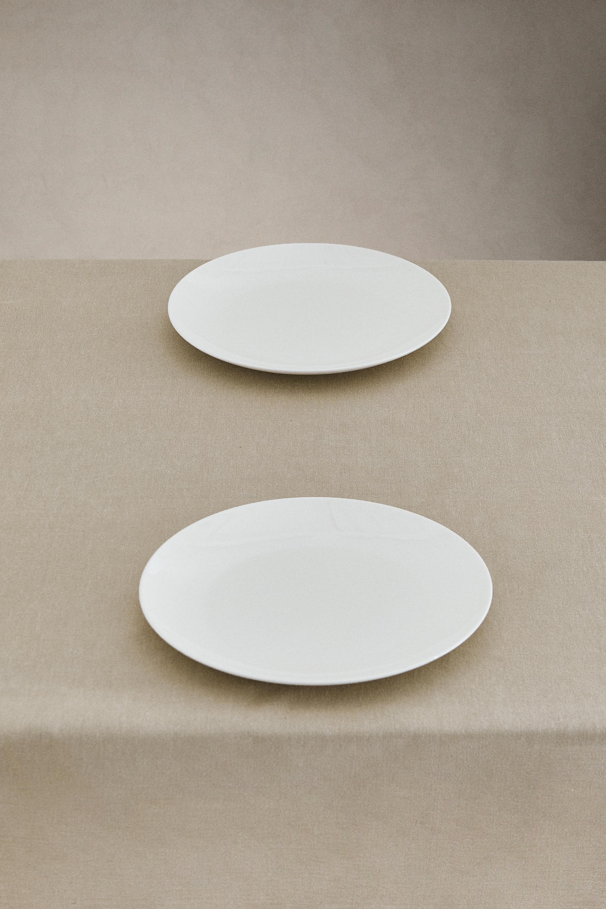 SCALLOPED TABLECLOTH