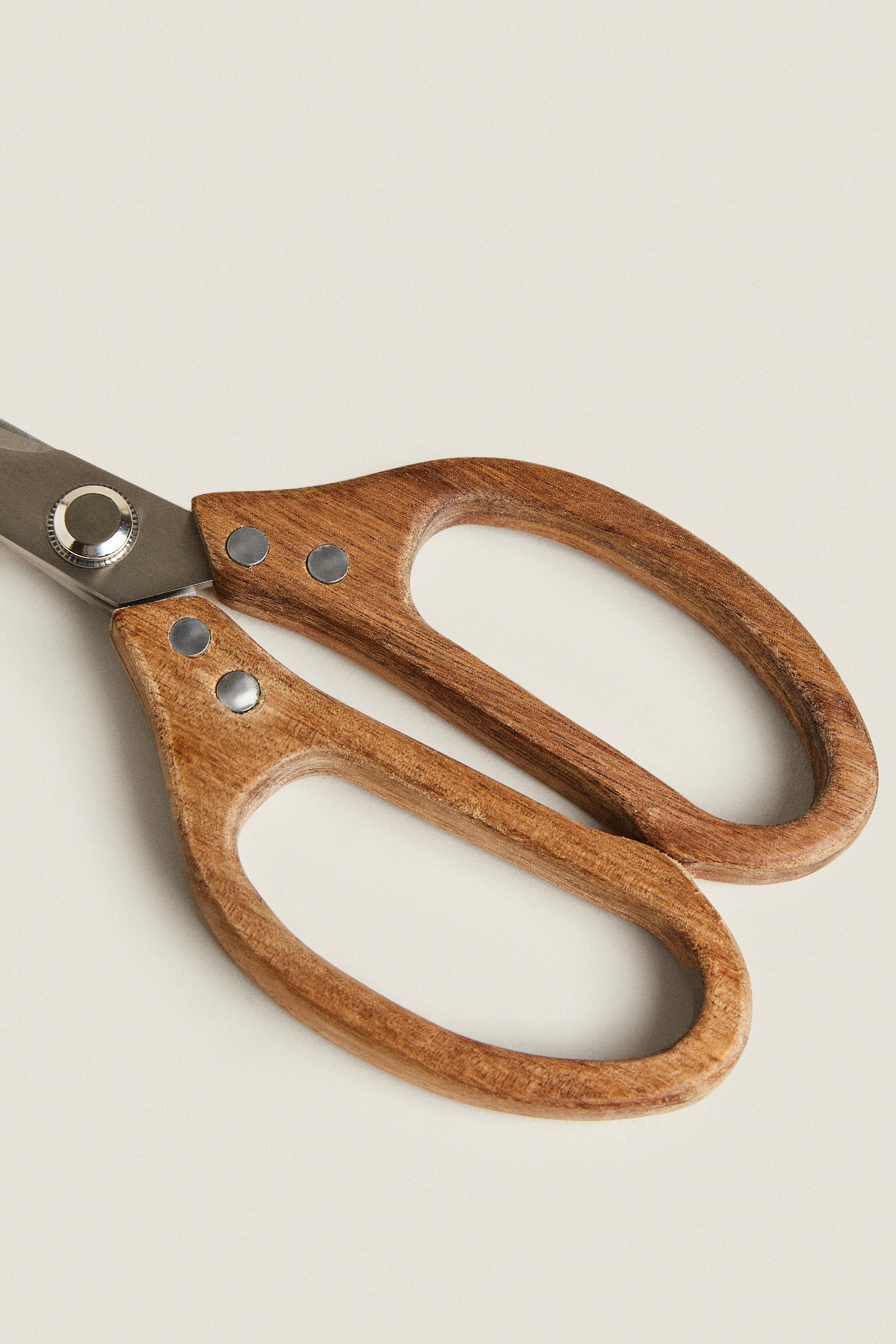 WOODEN KITCHEN SCISSORS