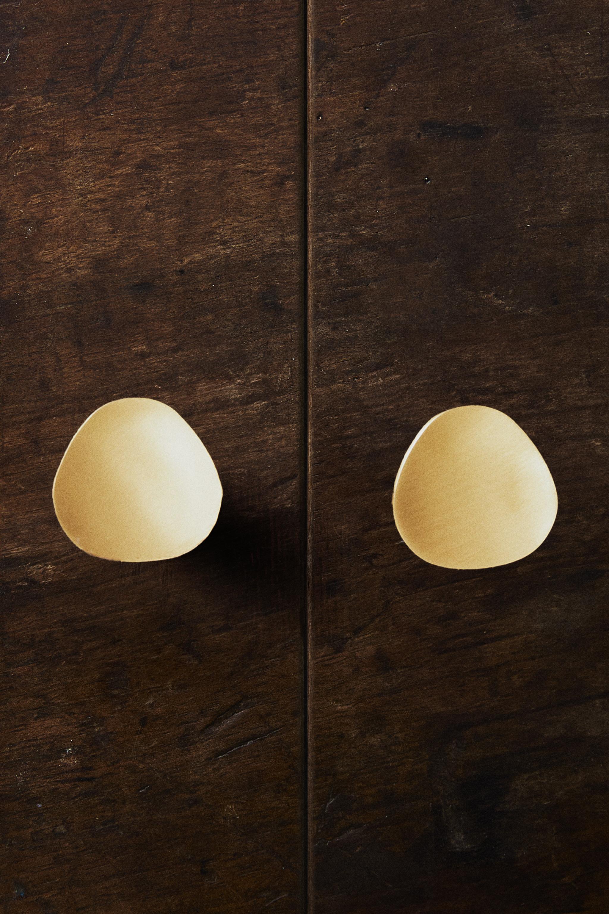 SET OF BRASS KNOBS (SET OF 2)