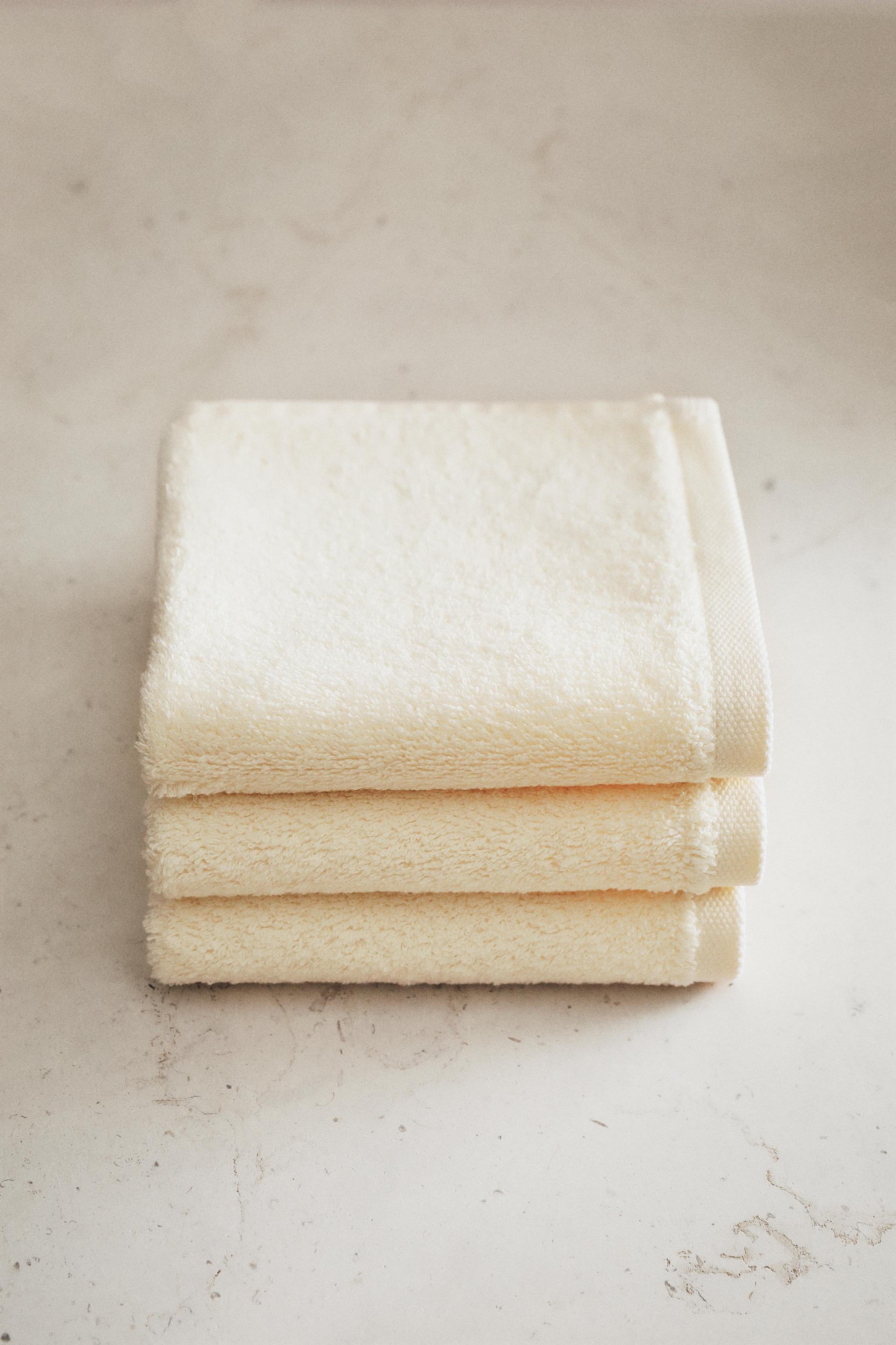PACK OF COTTON HAND TOWELS (PACK OF 3)