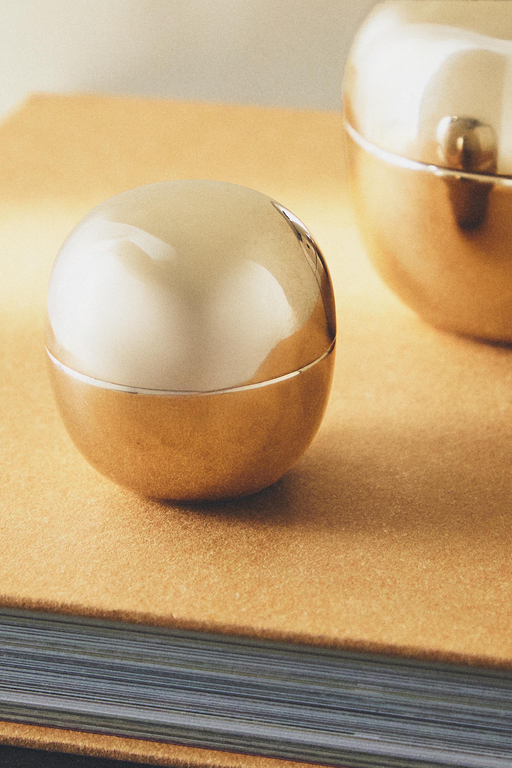 SMALL ROUND METAL BOX