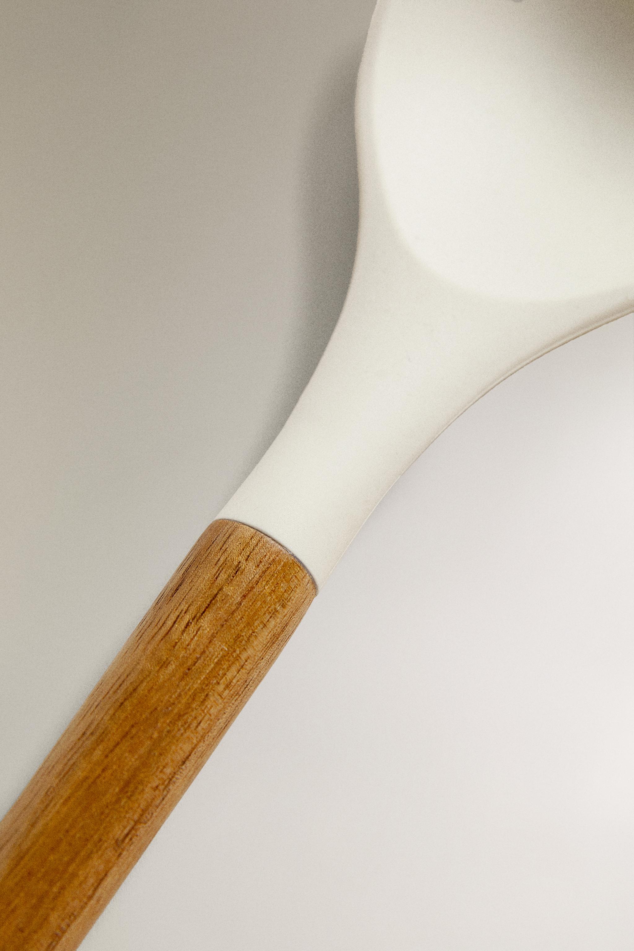 SILICONE AND WOODEN SPOON