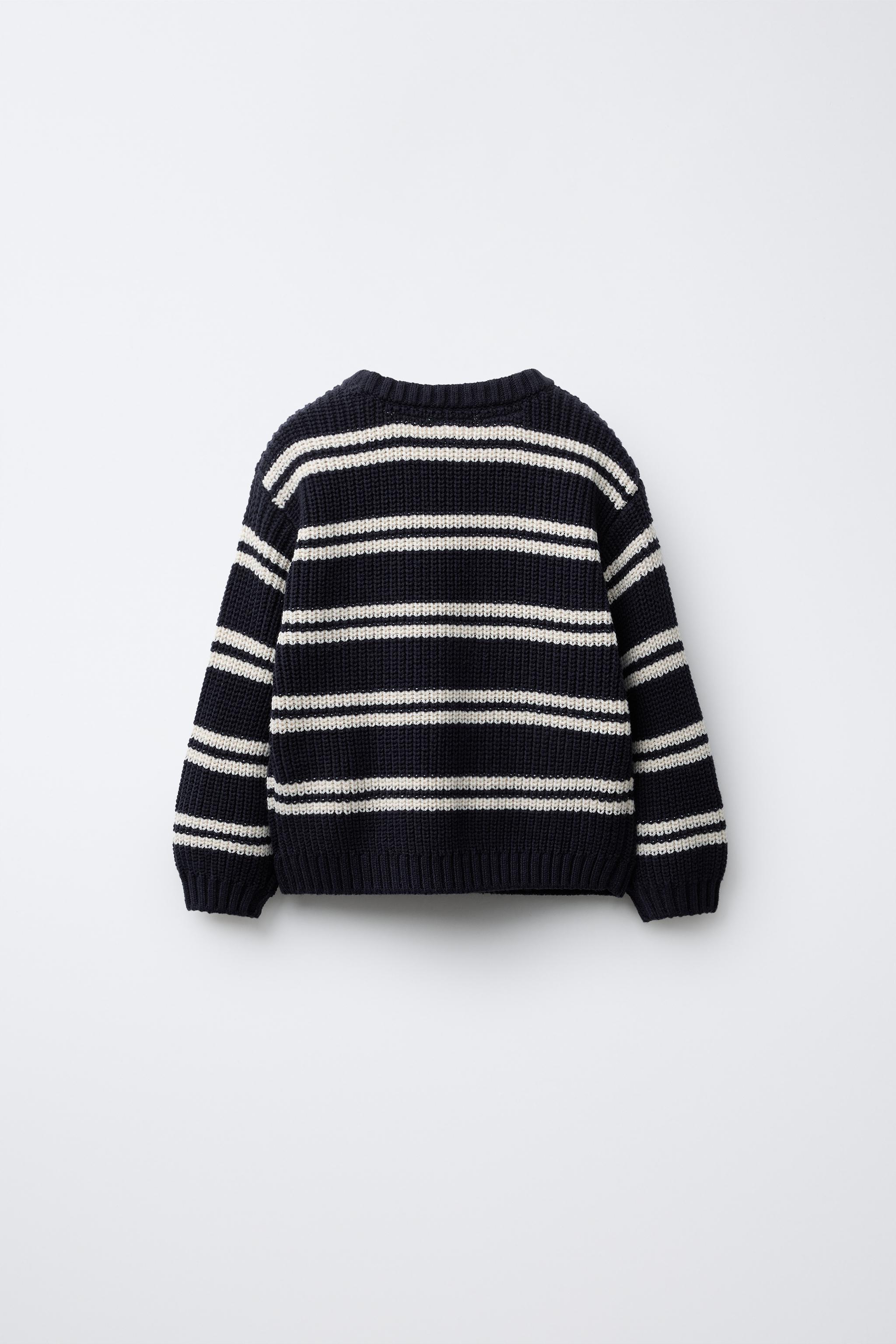 STRIPED KNIT HELLO KITTY © SANRIO PATCH SWEATER