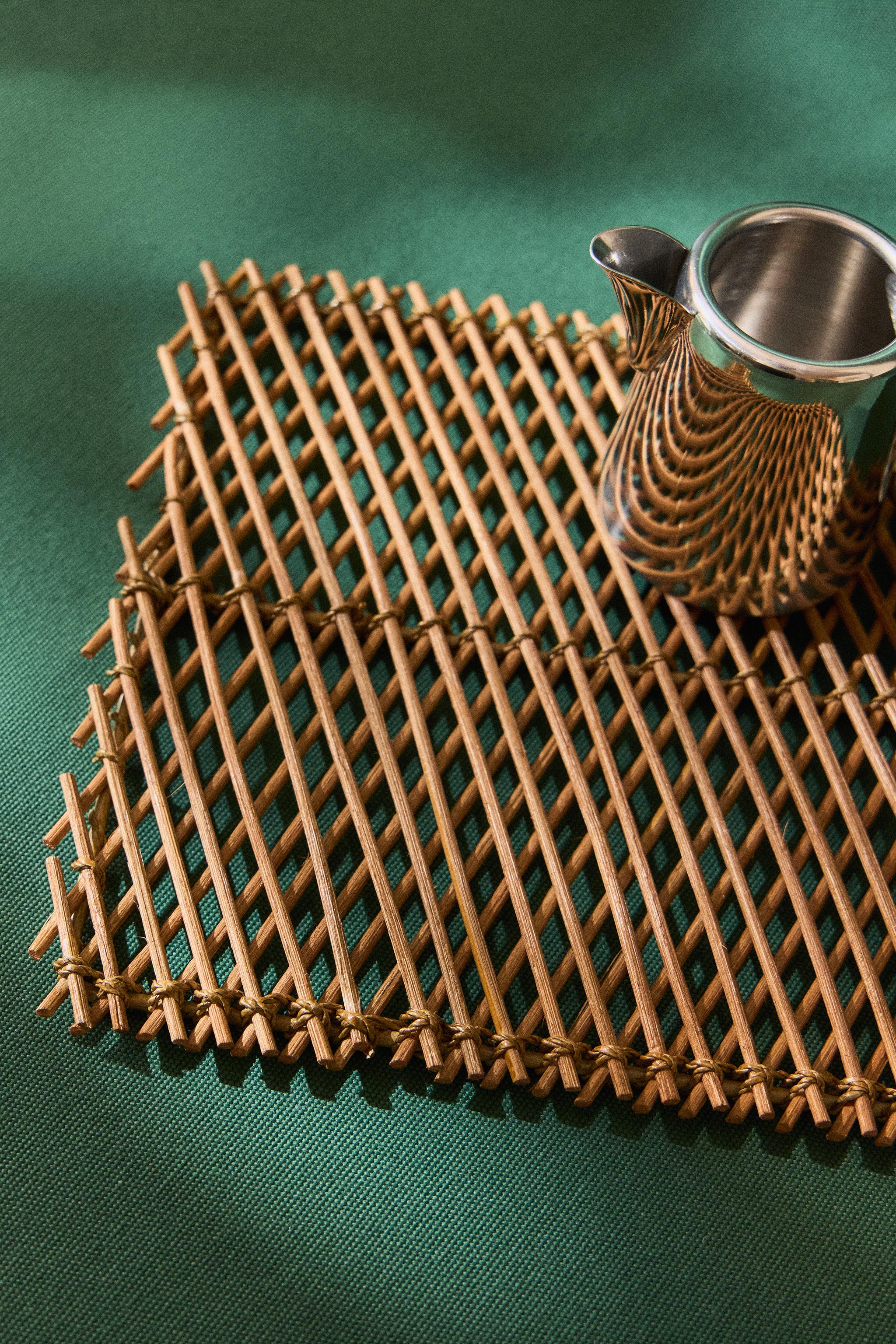 METAL RATTAN FIBER TRIVET