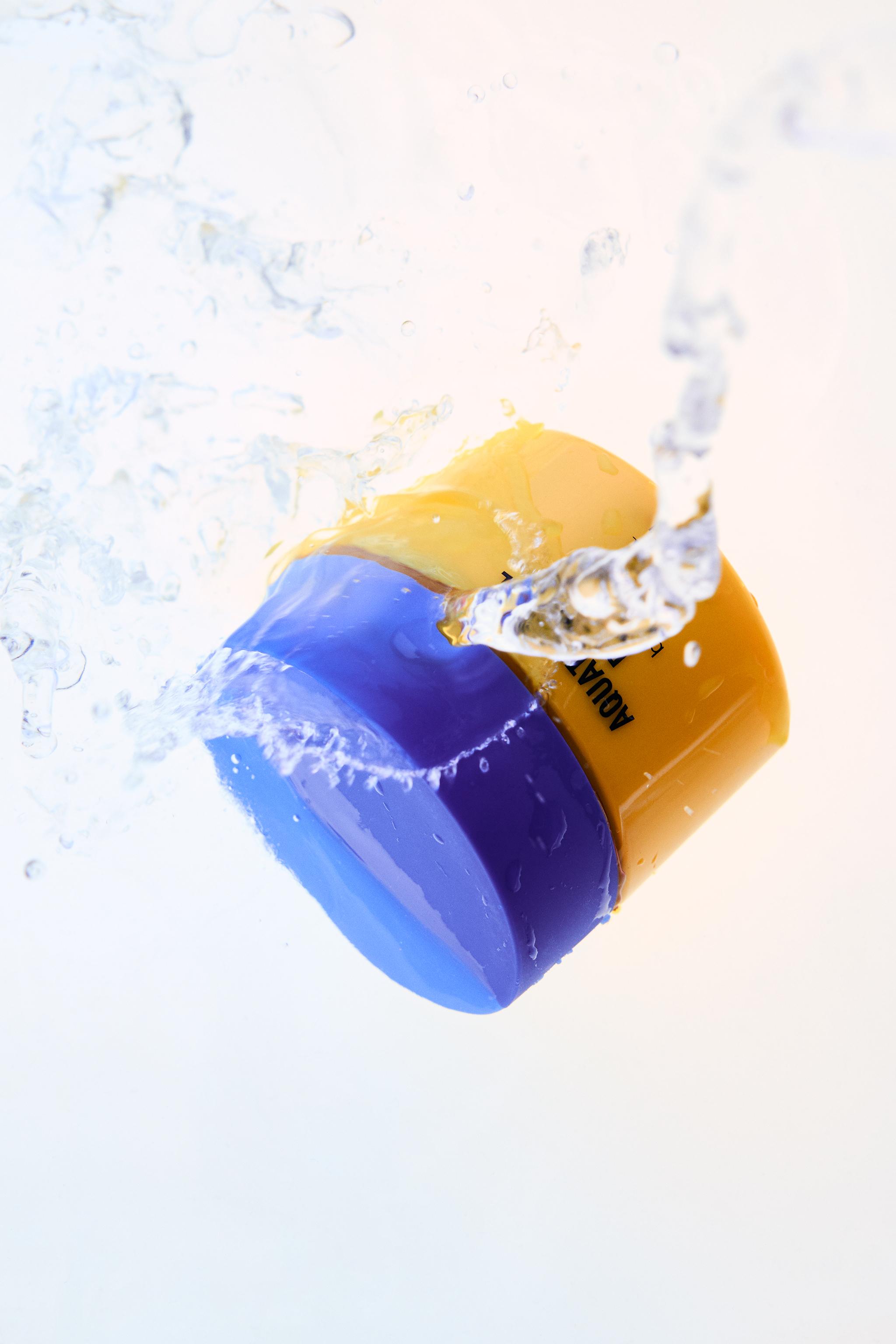 AQUATIC TIDAL DREAM HAIR & BODY MIST 75ML (2.54 FL. OZ) + BODY CREAM 90ML (3.04 FL. OZ).