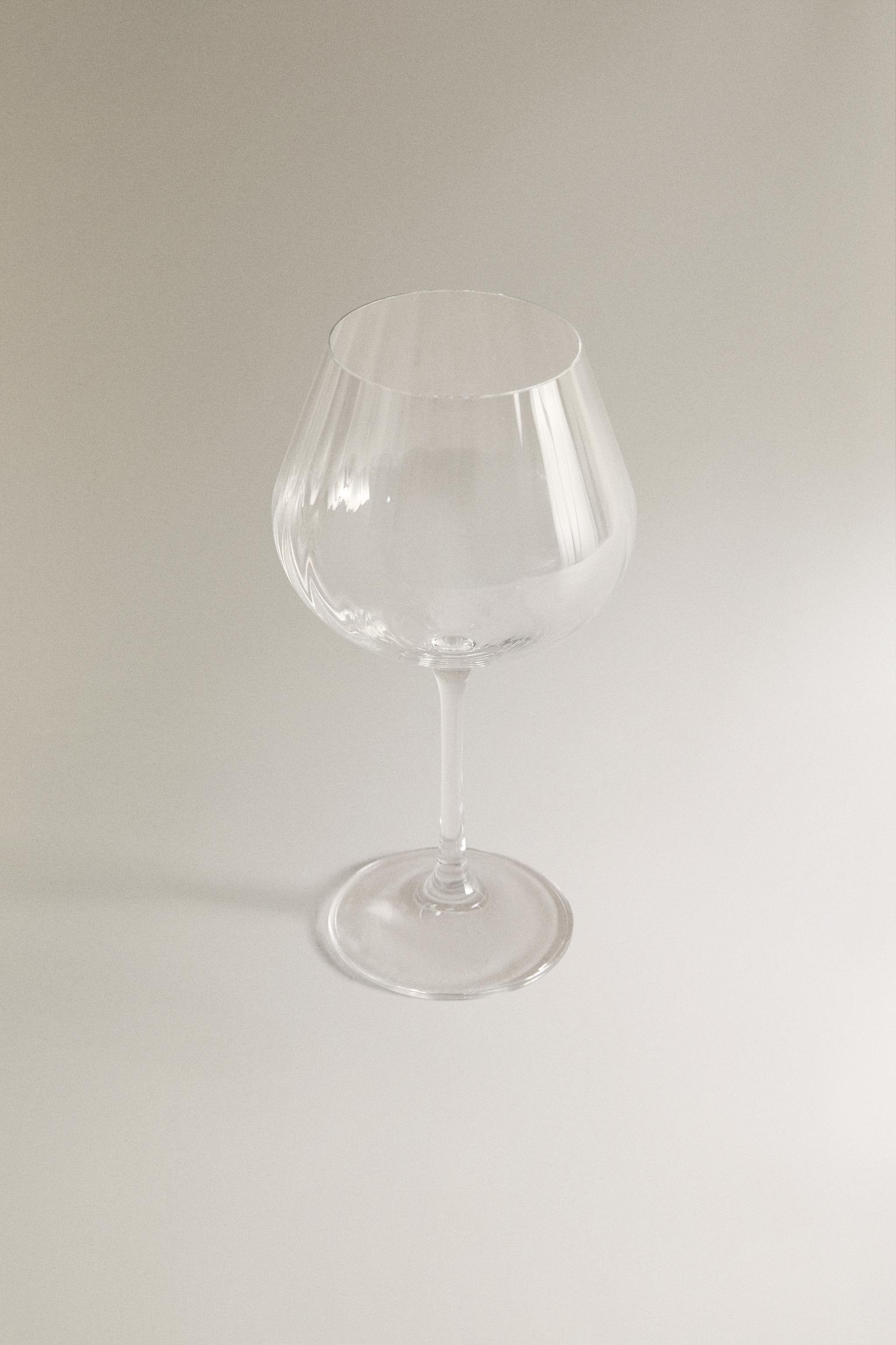 WAVY-EFFECT BOHEMIA CRYSTAL WINE GLASS