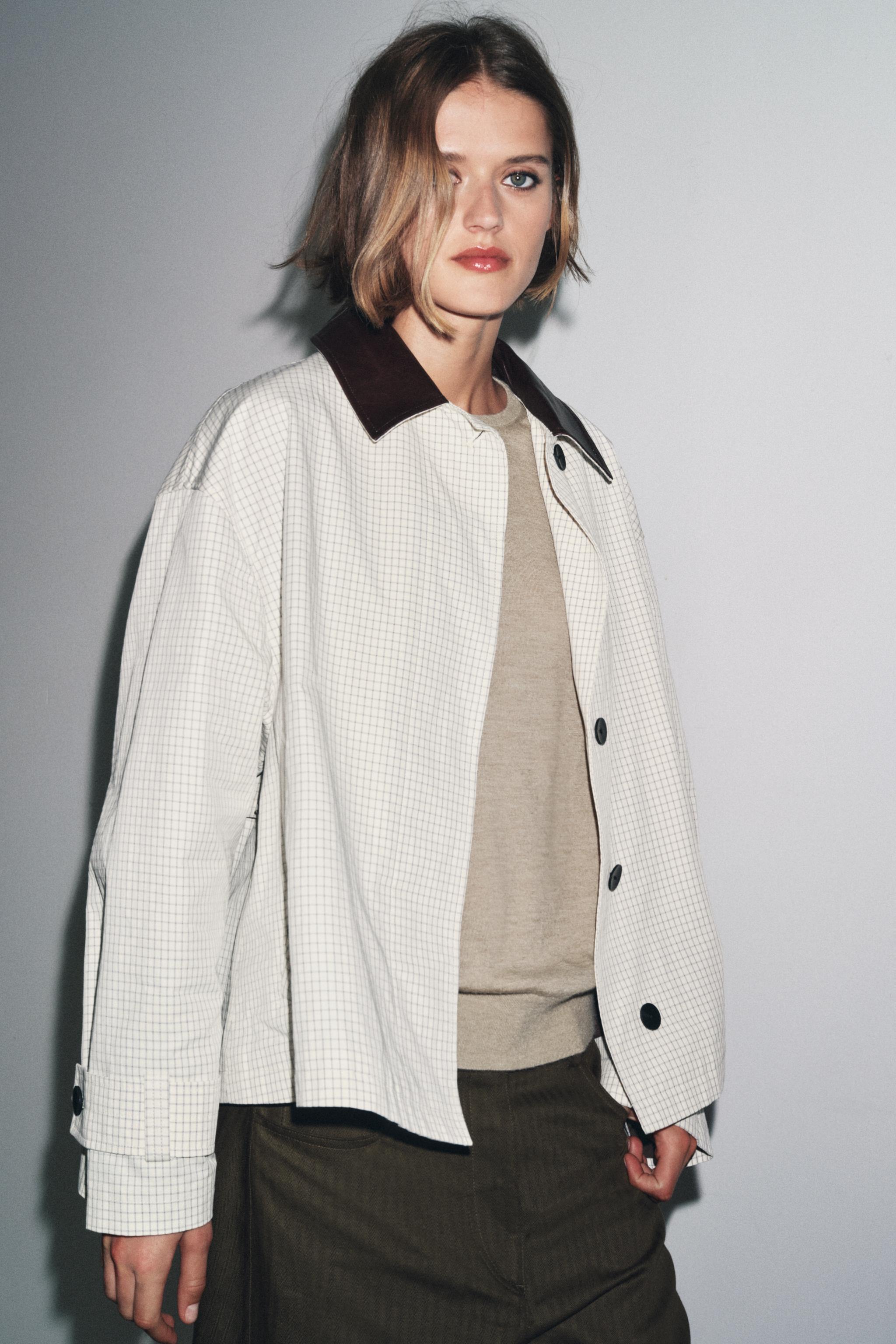 LEATHER COLLAR SHORT TRENCH COAT ZW COLLECTION