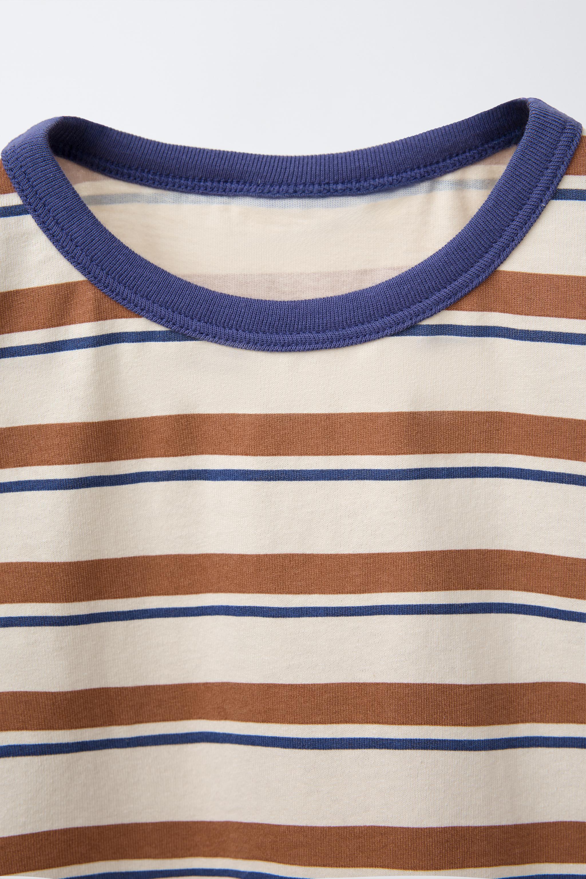 STRIPED TRIM T-SHIRT