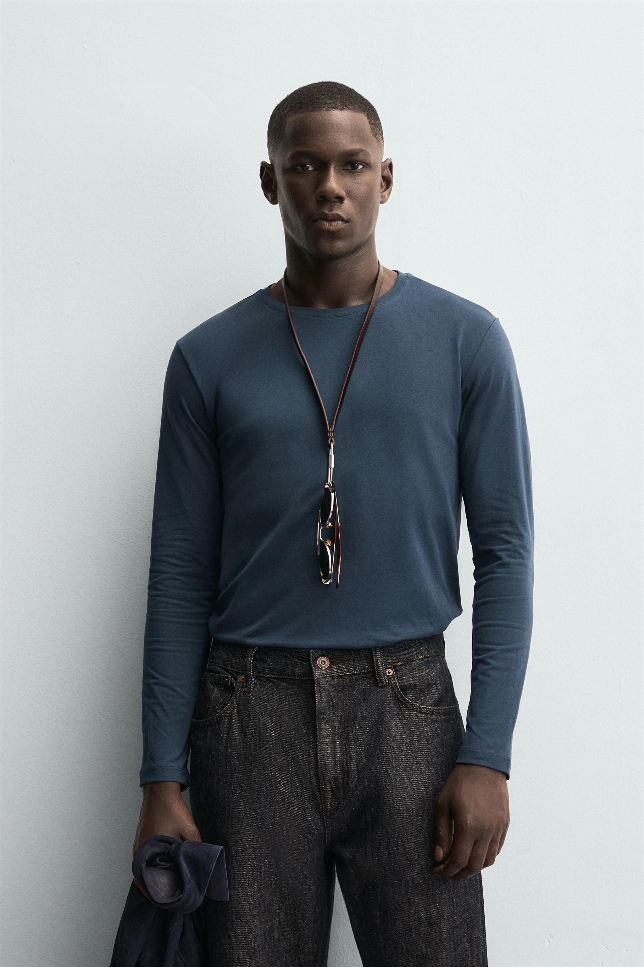 BASIC SLIM FIT T-SHIRT