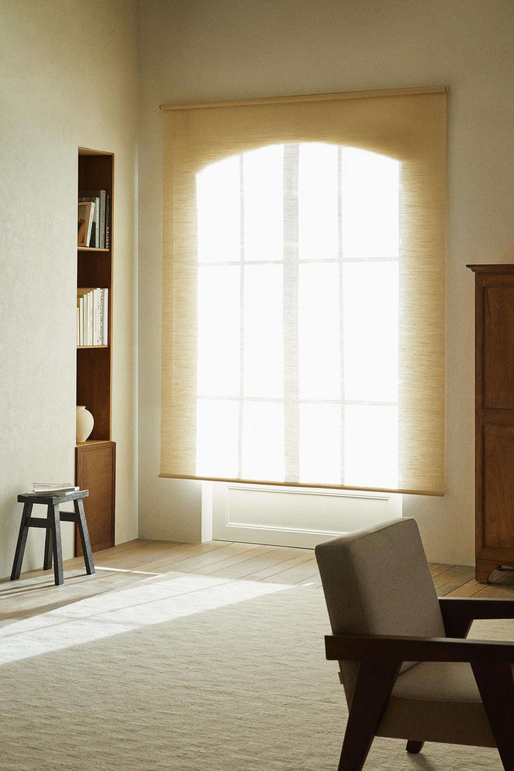 CURTAIN | MEDIUM OPACITY JUTE RETRACTABLE BLIND